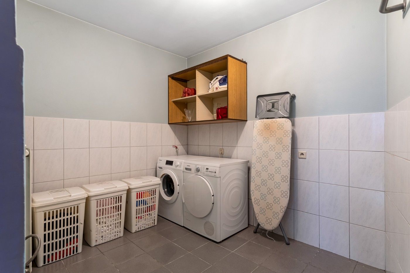 Ruime, instapklare woning met 3 slpk., garage, fietsenberging en koer foto 16