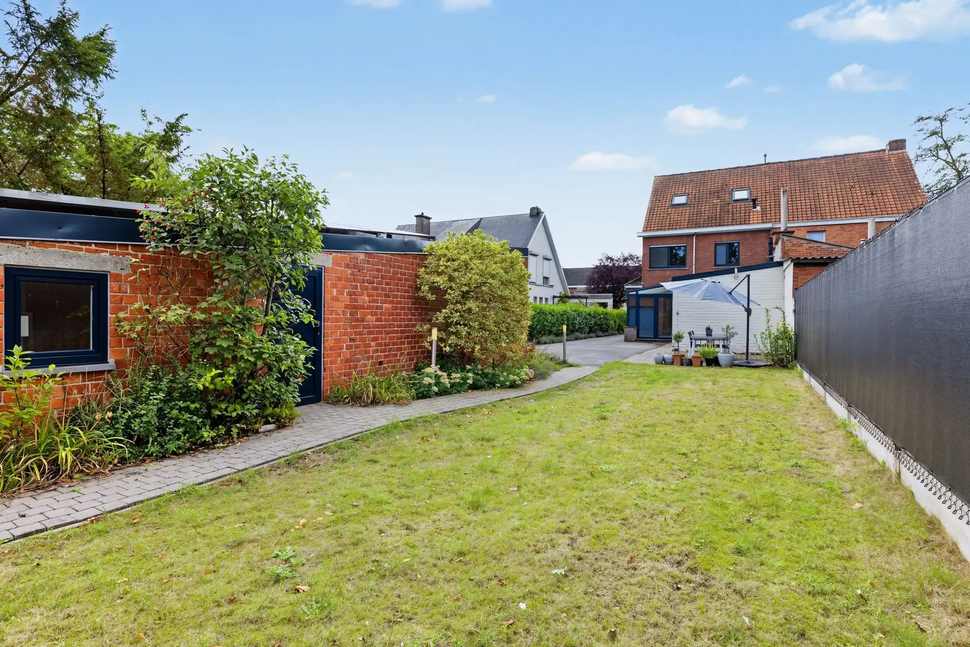 Ruime gezinswoning met 5 slaapkamers en garage foto 24
