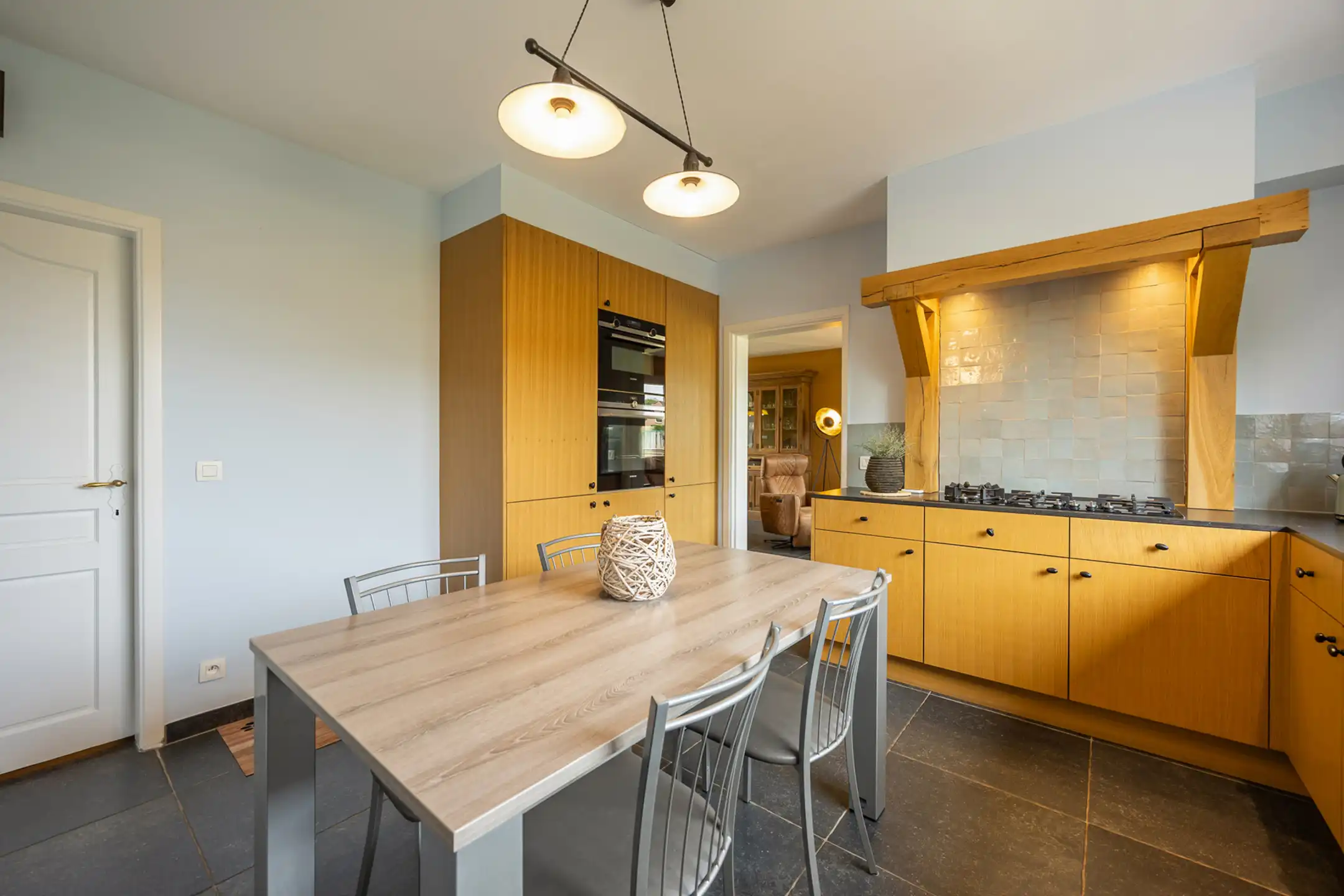 Instapklare woning met 4 slaapkamers op 865 m² foto 13