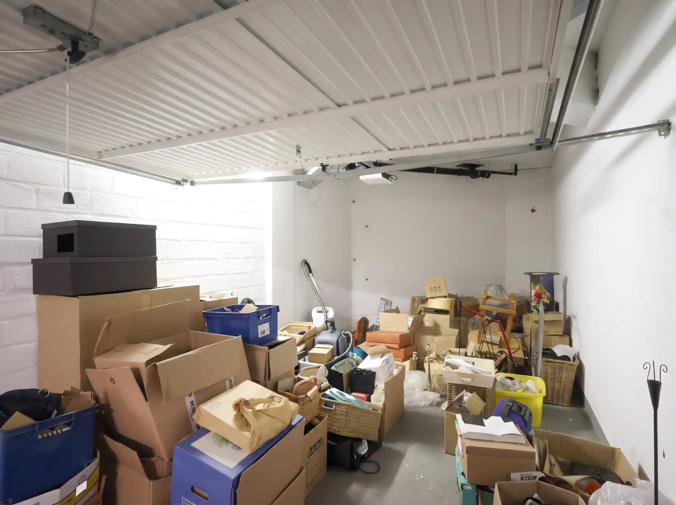 Ruime garage in Residentie Eden Garden foto 4