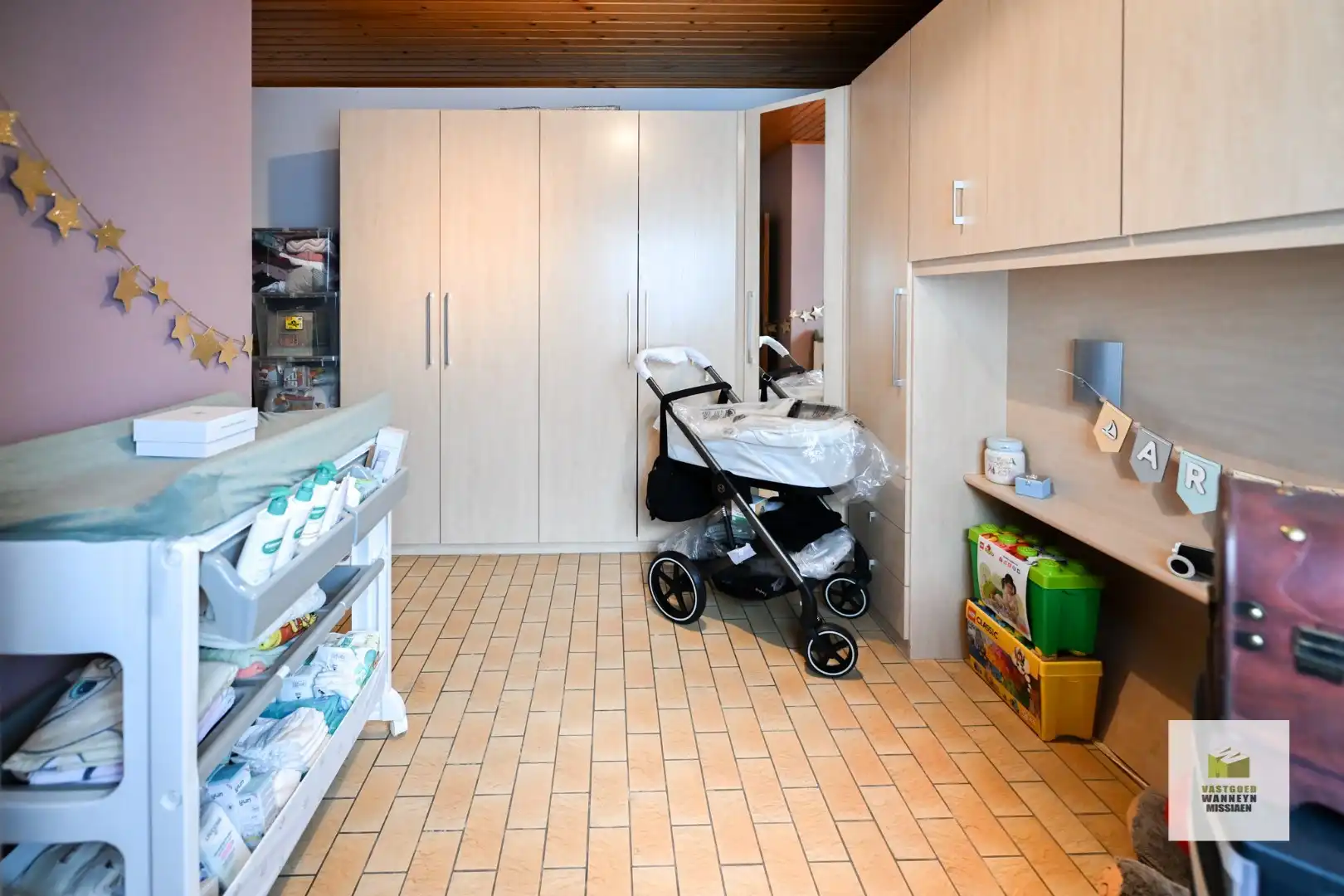 Gelijkvloerse alleenstaande woning met 5 slaapkamers op 657m2 foto 17