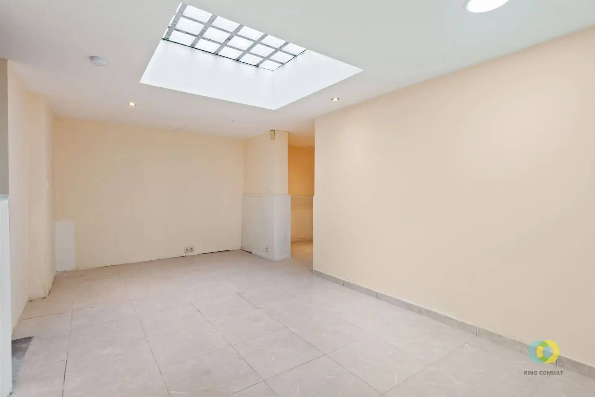 appartementsgebouw met drie units foto 22