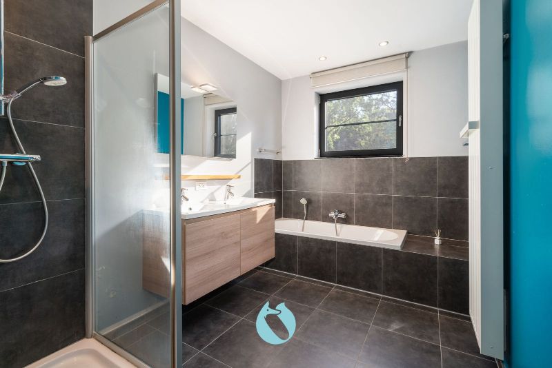 Deze woning is rustig gelegen in woonerf Brielken te Evergem foto 10