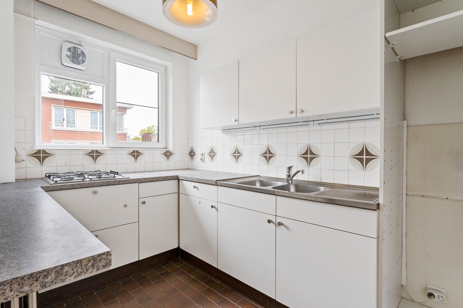 Opbrengsteigendom met 2 appartementen en garage te Deurne! foto 16