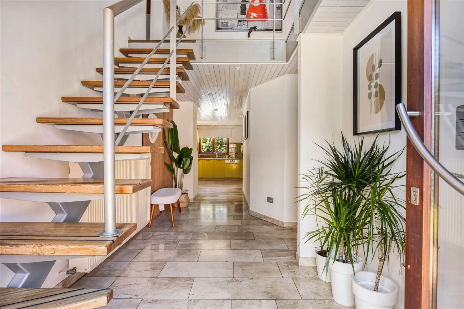 TE KOOP: Uniek woon- en investeringspand met ruime woning en 6 verhuurde studio’s te Heusden-Zolder! foto 9