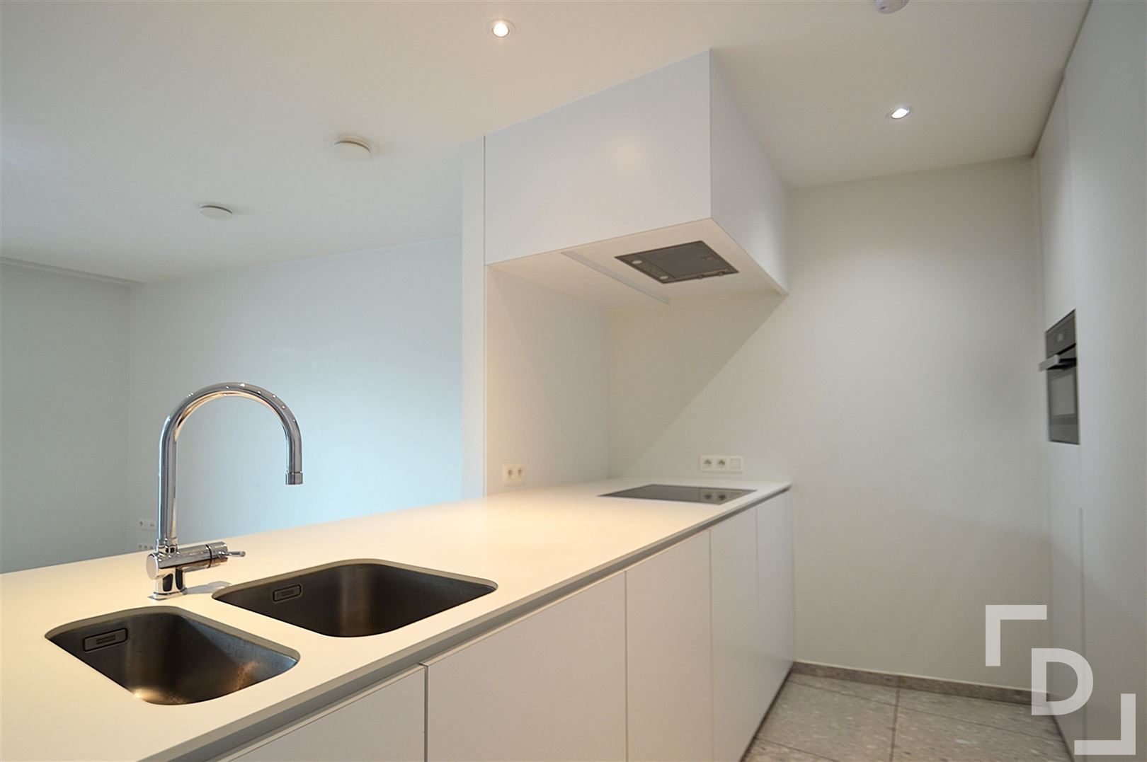 Prachtig afgewerkt appartement op de Grote Markt in Poperinge. foto 3