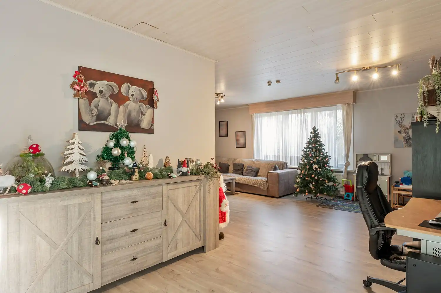 Uiterst gunstig gelegen kantoor met woonst. foto 38