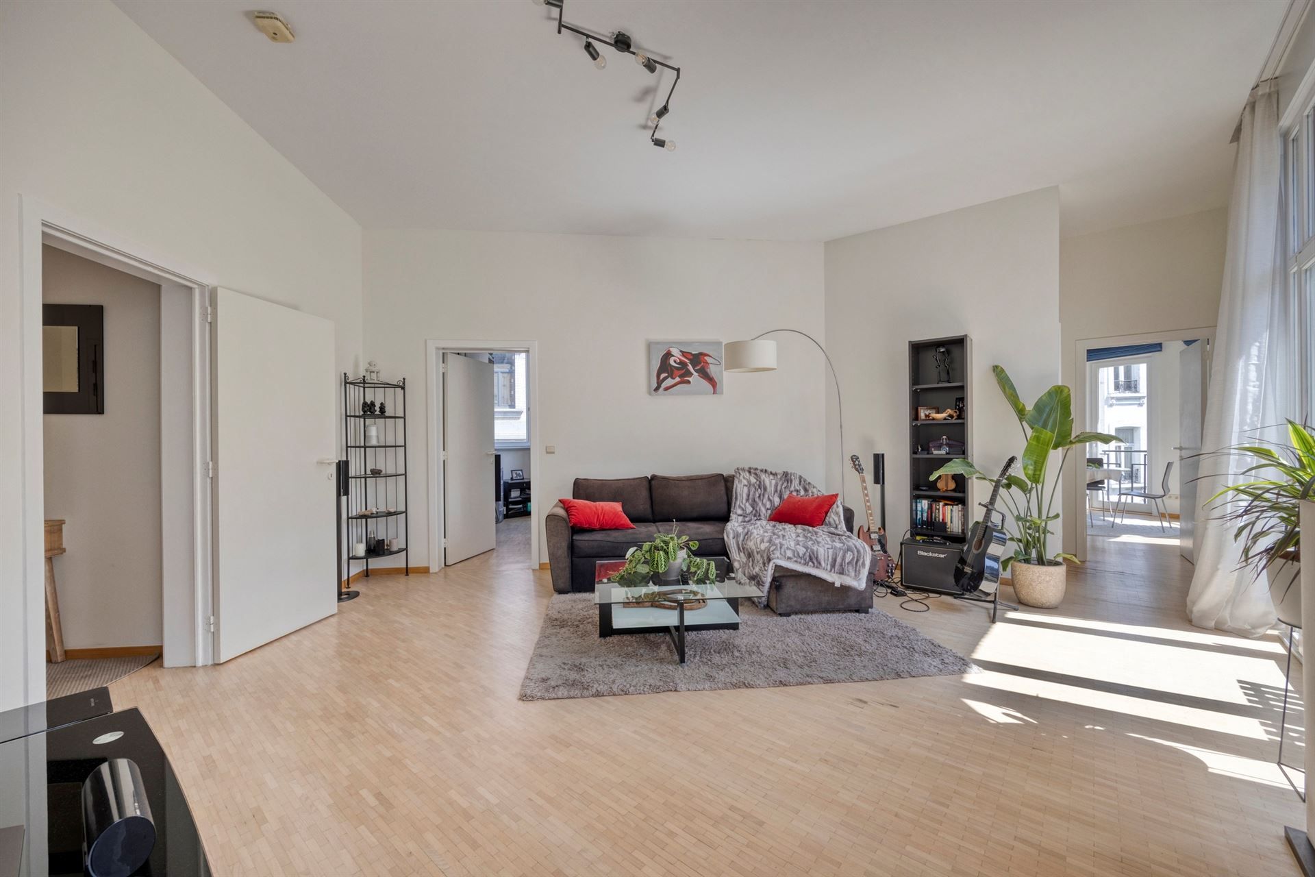 Prachtig 2-slaapkamers appartement nabij Louizalaan foto 9