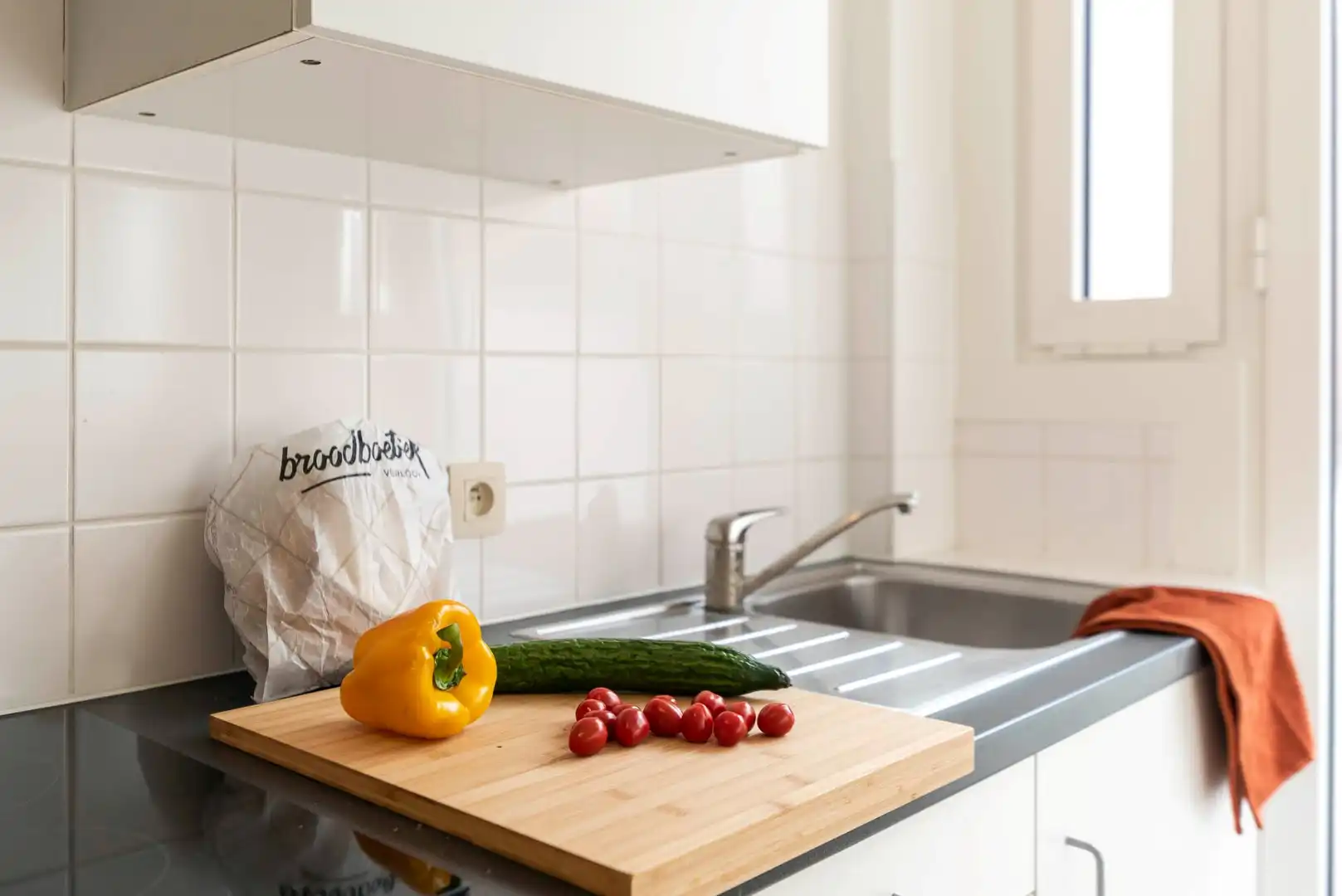 Ruim en charmant 2 slaapkamer appartement in het hartje van de stad.  foto 9