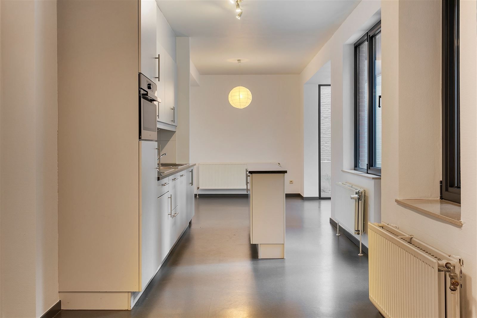 Gelijkvloers appartement met 2 slaapkamers op het Zuid met terras. foto 6