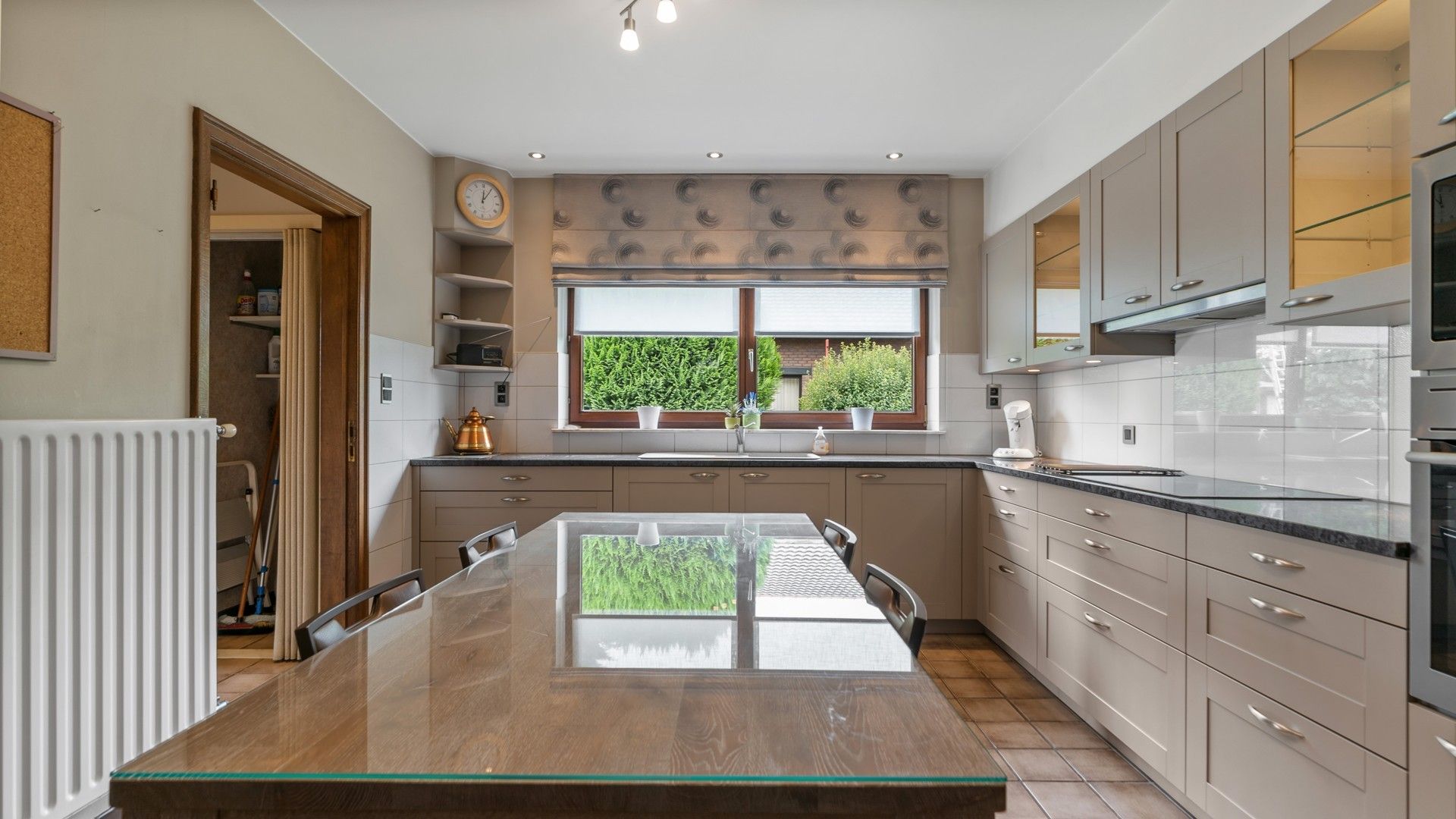 Ruime gelijkvloerse woning met potentieel op rustige locatie foto 6