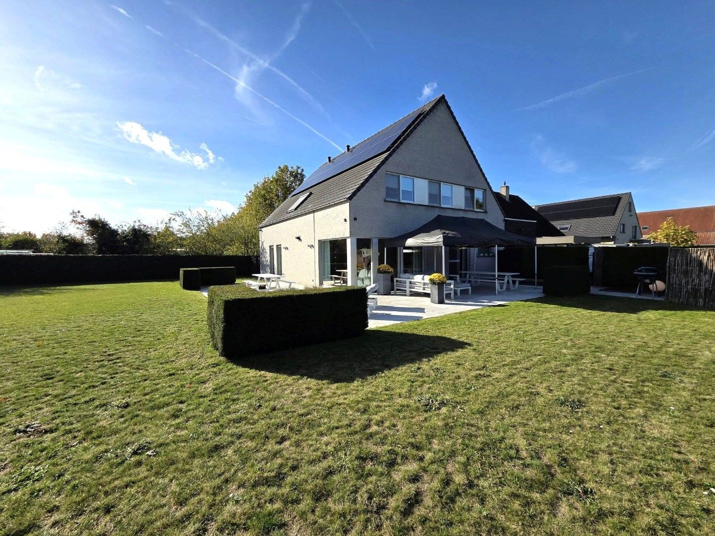 Schitterende villa op 17are 30ca, gelegen op bijna het einde van deze schitterende woonwijk. foto 22