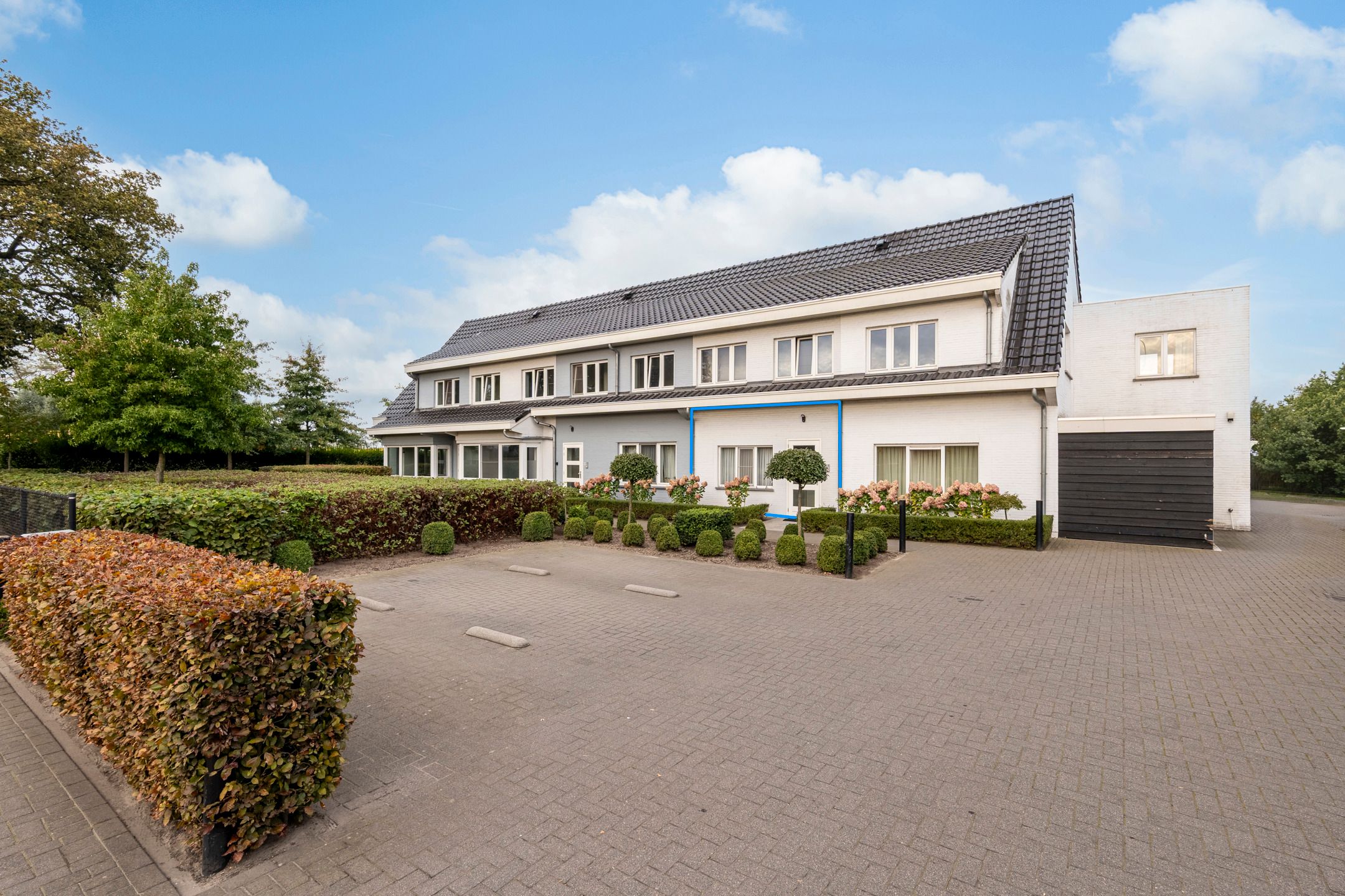 Instapklaar 2-slaapkamer appartement – reeds verhuurd foto {{pictureIndex}}