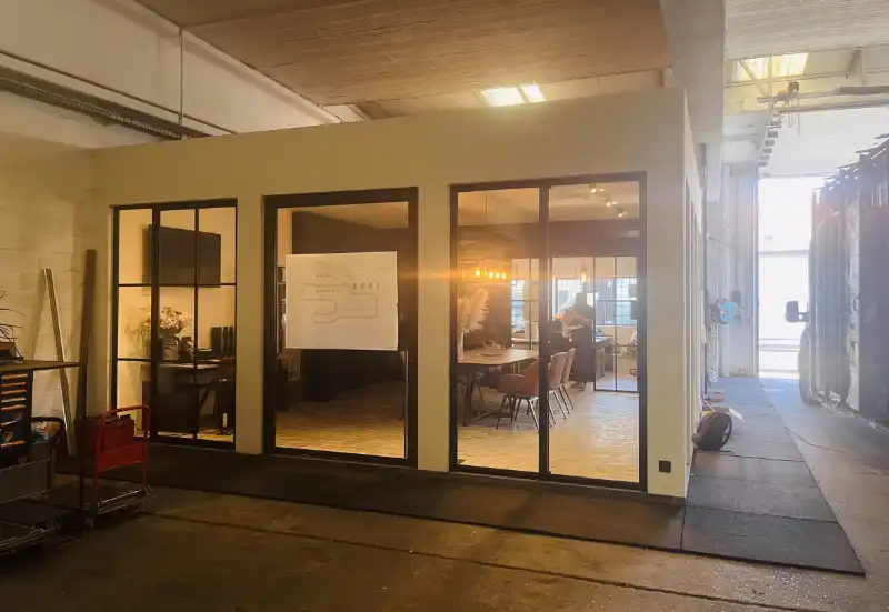 Magazijn te huur foto 2