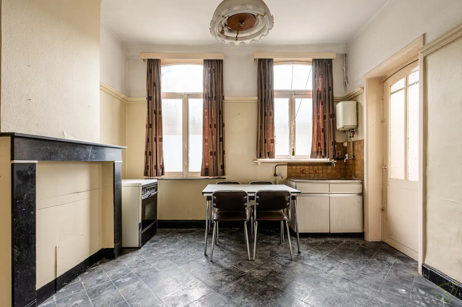 Statige woningen te koop in de Boelare, nabij het Cultuurcentrum. foto 10