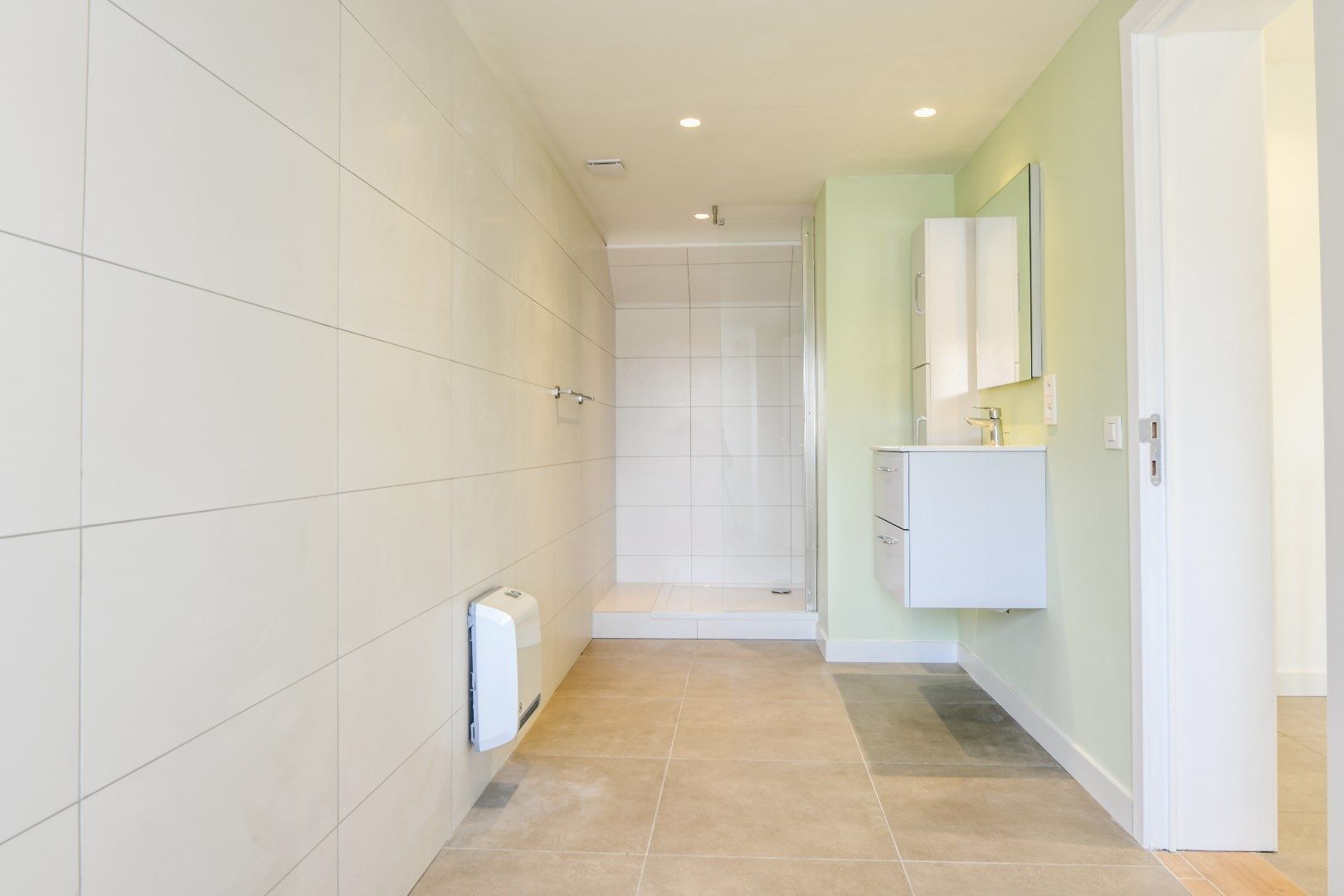 Prachtig gerenoveerd duplexappartement met groot zonneterras en open zicht, gelegen vlakbij de Zoutelaan en de Dumortierlaan. foto 18