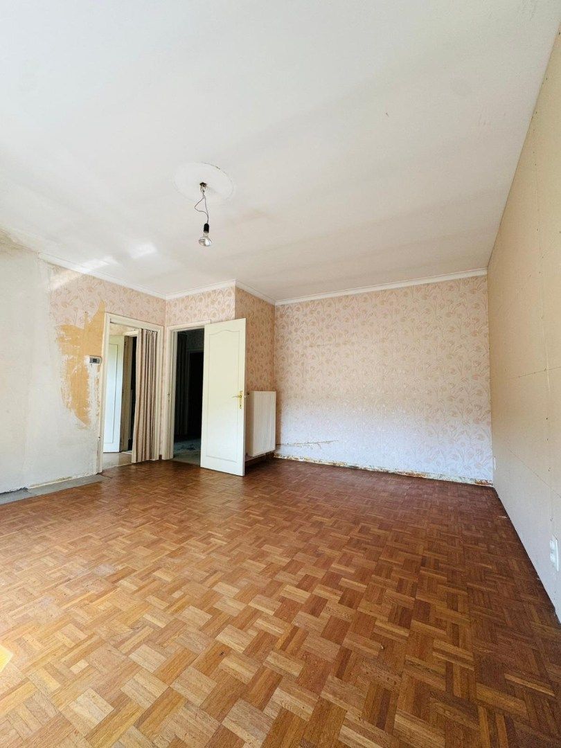 Te renoveren handelswoning op 3239 m² te koop inclusief aangrenzende bouwgrond foto 15