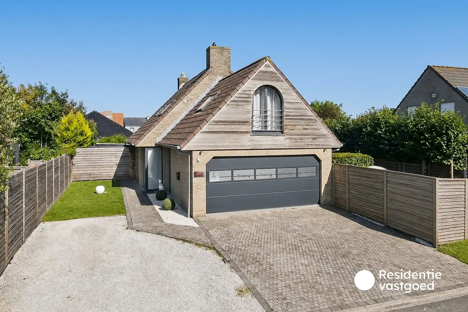 Rustig gelegen villa met verwarmd zwembad en ruime tuin foto 3