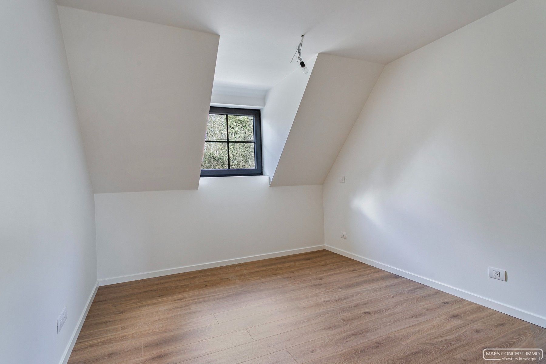 Rustig gelegen halfopen nieuwbouwwoning te huur in Moen (Zwevegem) foto 9