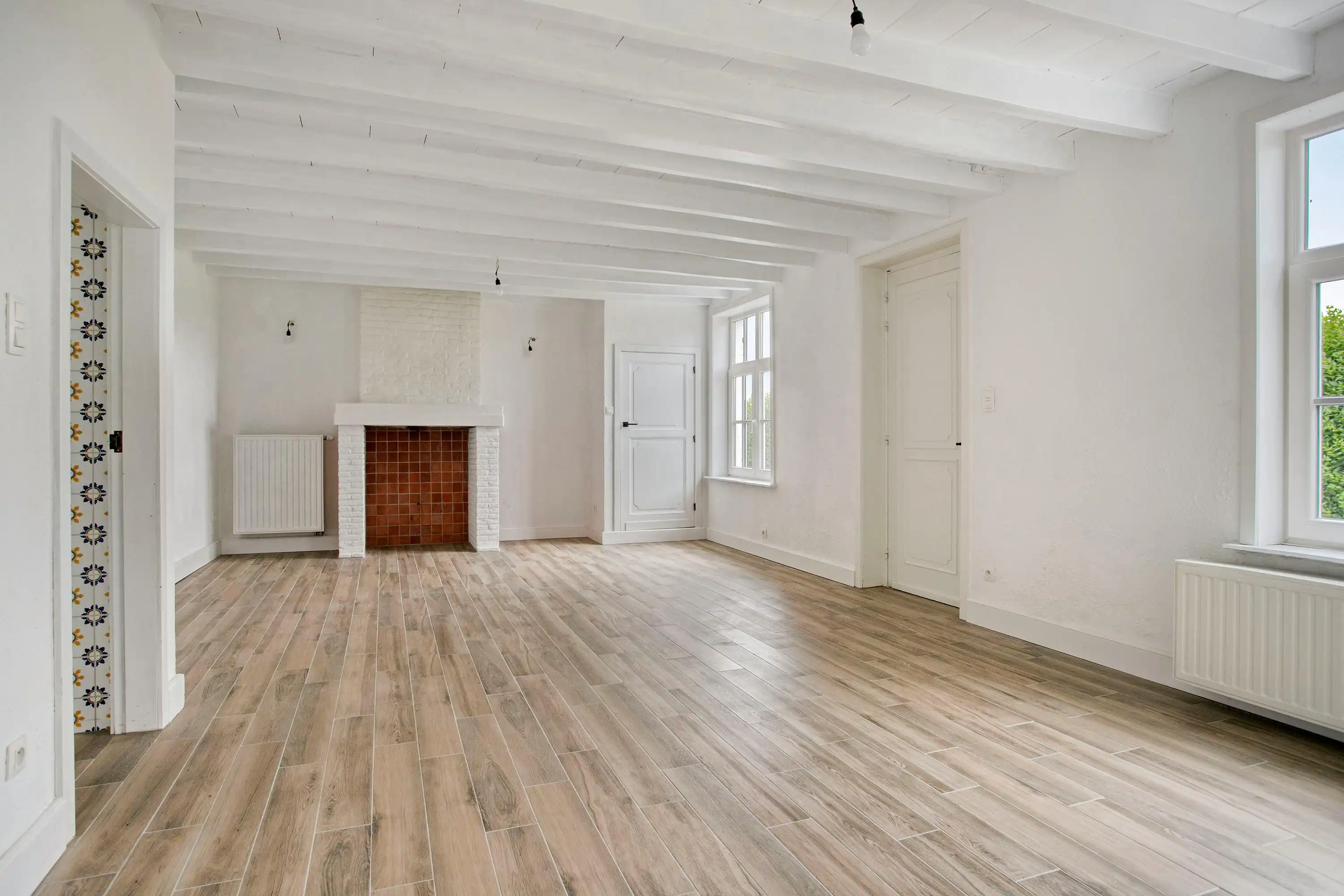 Gerenoveerde landelijke woning met 4 slaapkamers op 897 m². foto 3
