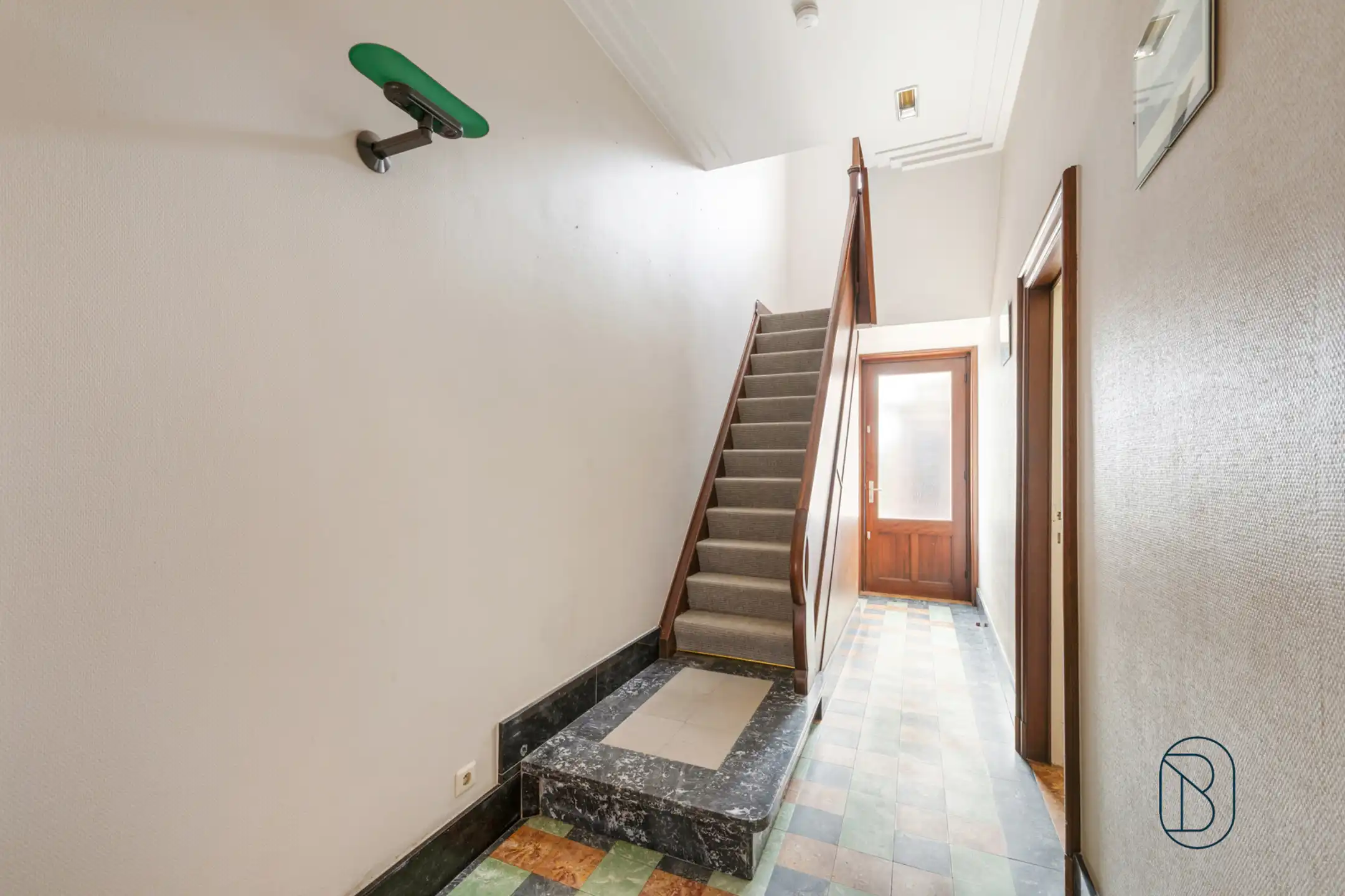 Veelzijdig handelspand met ruime woning in Deerlijk foto 13