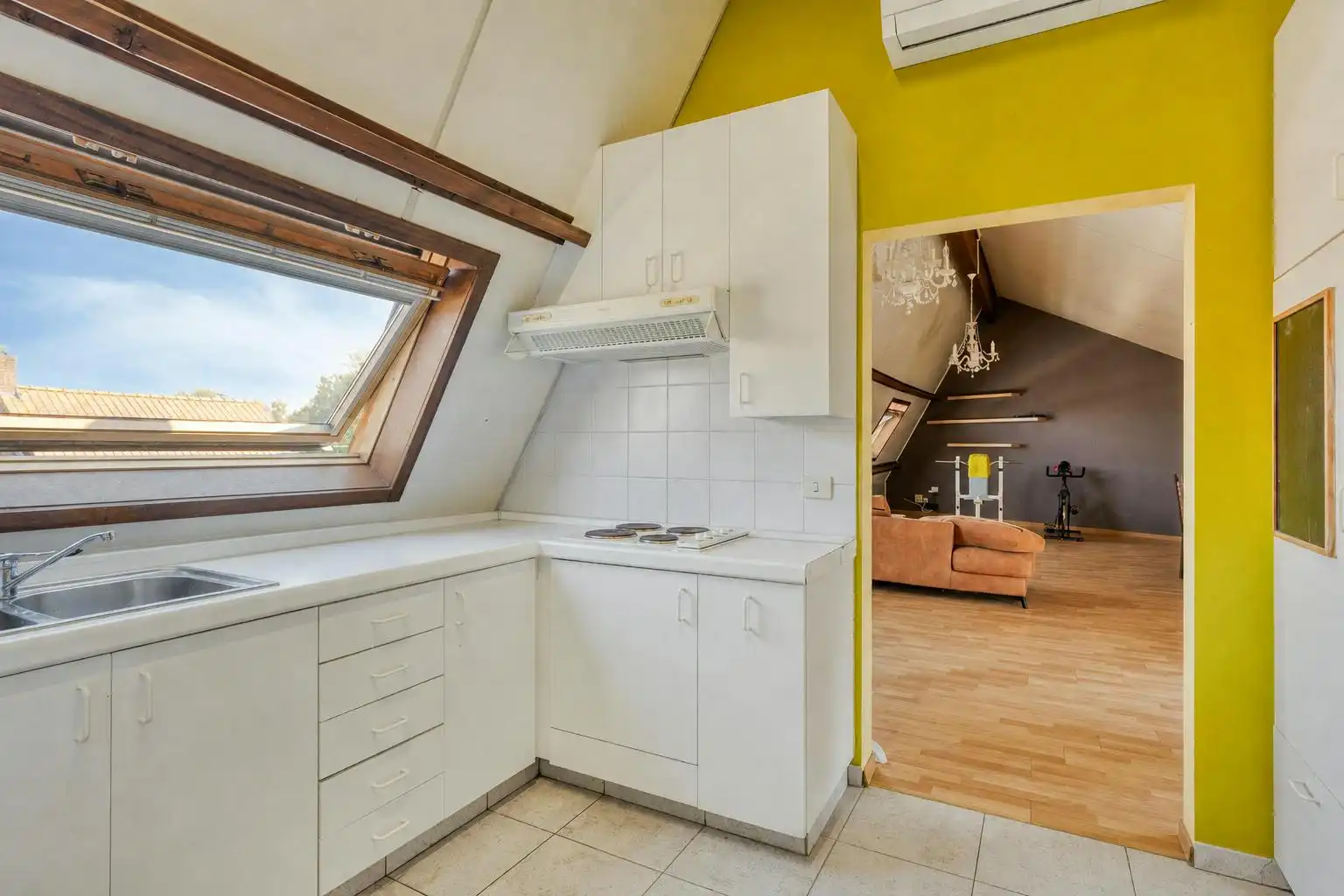 Dakappartement met grote garage te koop in Lichtervelde foto 7