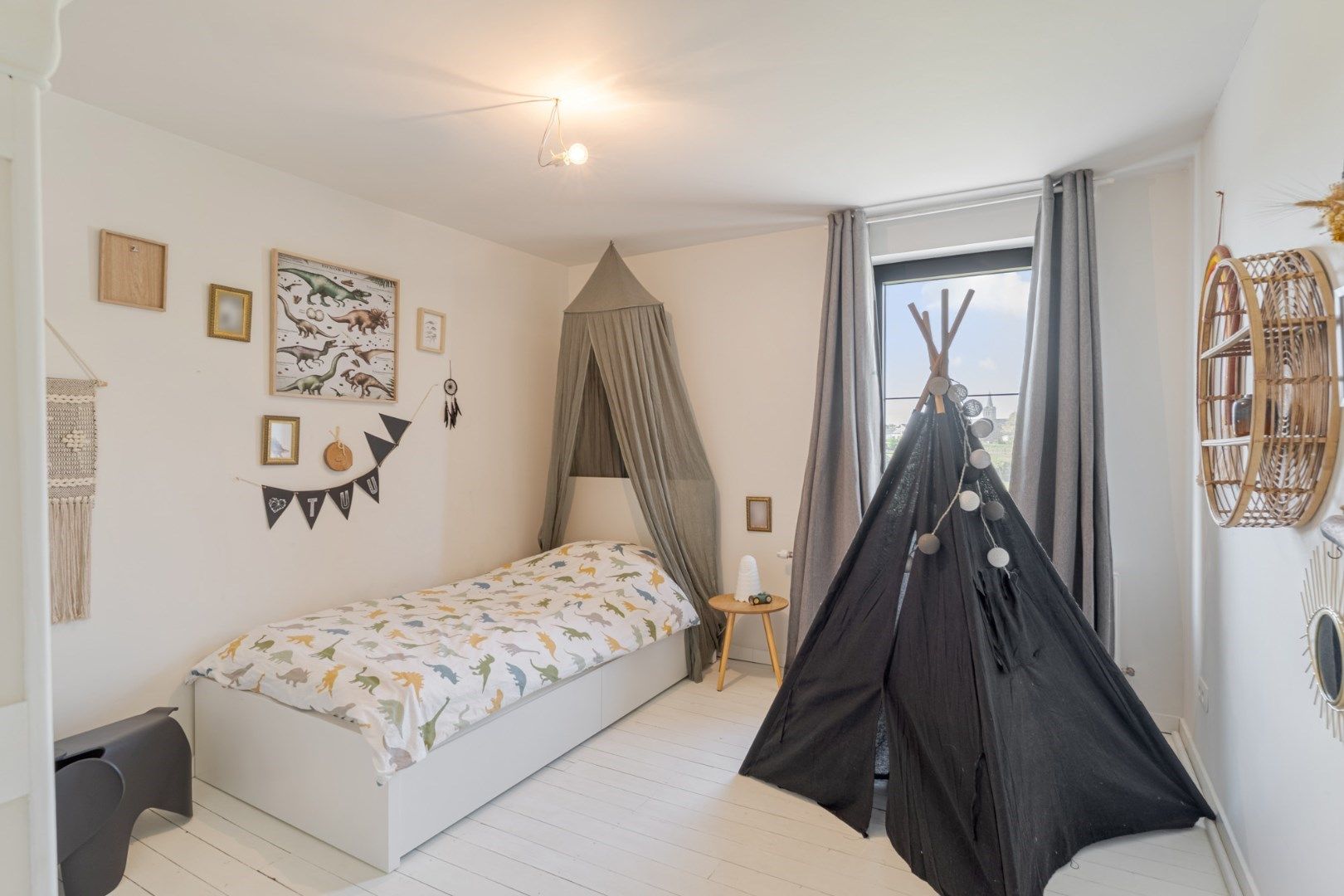 Knap en zeer grondig gerenoveerde halfvrijstaande woning met 4 slaapkamers en tuin in het mooie landelijke Jesseren foto 20