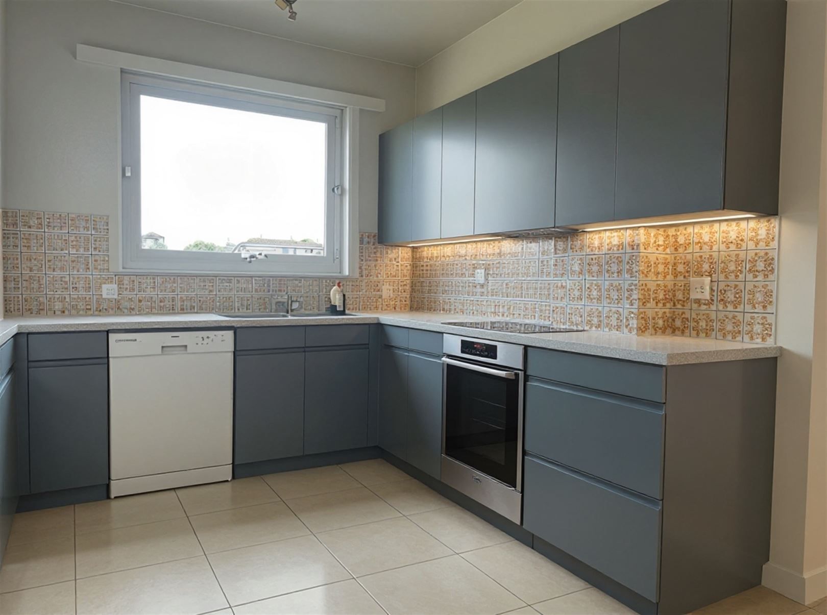 APPARTEMENT MET DRIE SLAAPKAMERS, GARAGE (optioneel) EN KELDERBERGING foto 9