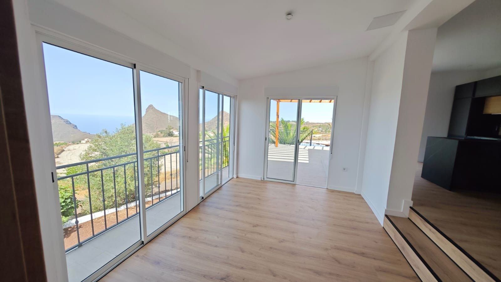 Ruime woning op toplocatie! foto 7