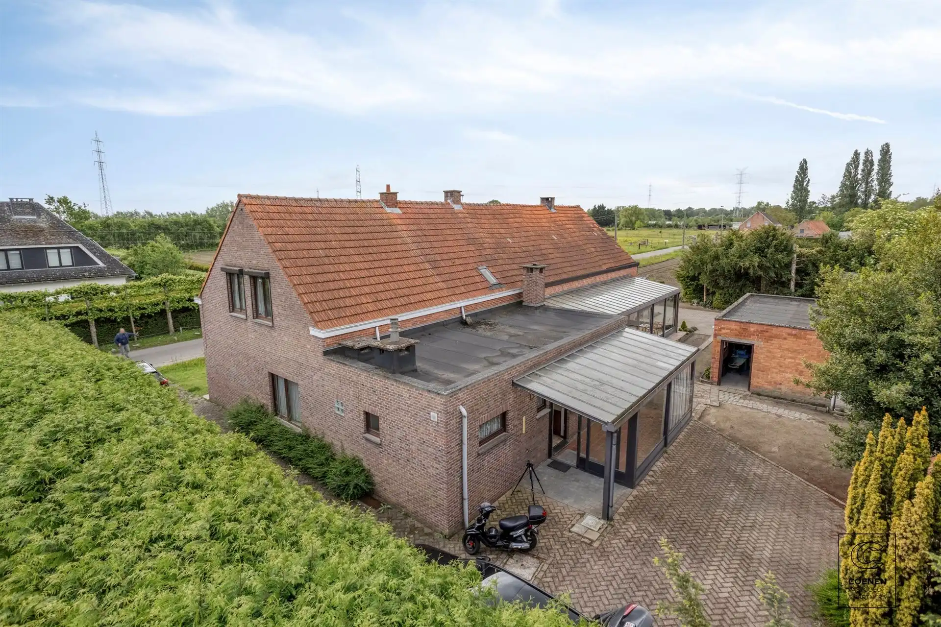 Zeer ruime HOB met schitterende tuin op een toplocatie foto 35