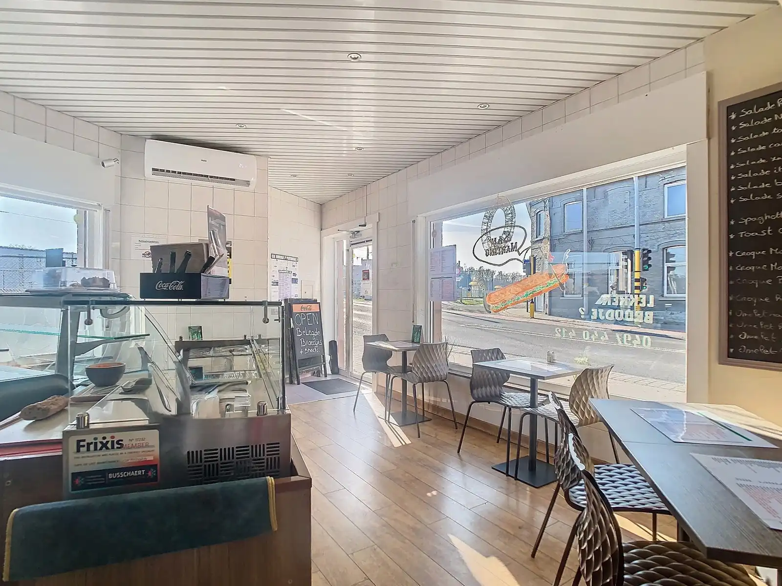 Ruim Handelspand MET 2-SLPK Appartement! foto {{pictureIndex}}