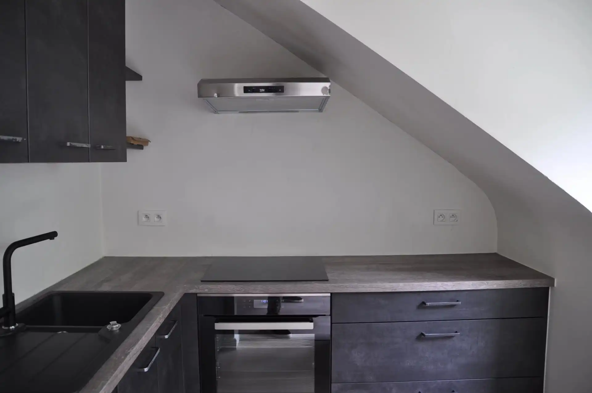 GEZELLIG APPARTEMENT MET 2 SLPKS VAN 74 M² OP EEN CENTRALE LIGGING IN HASSELT foto 2