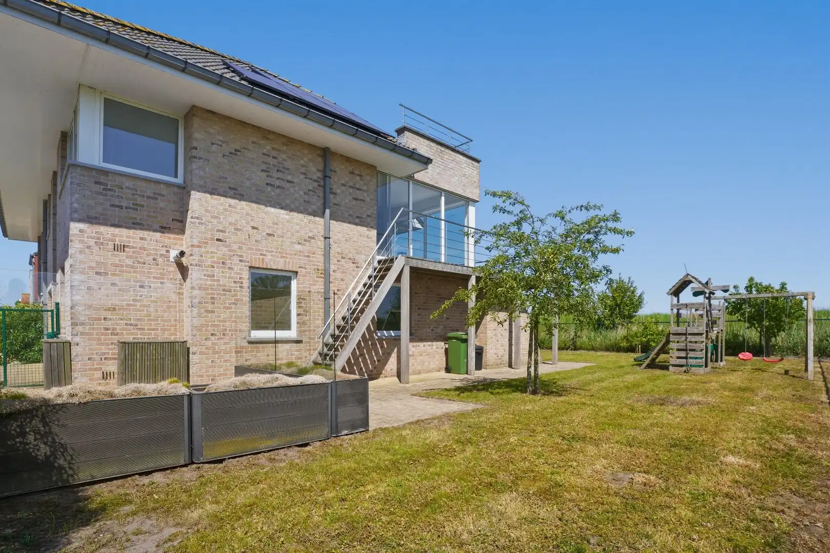 Energiezuinige woning met 5 slaapkamers en uniek panoramisch zicht te Sint-Joris op 457 m². foto 2