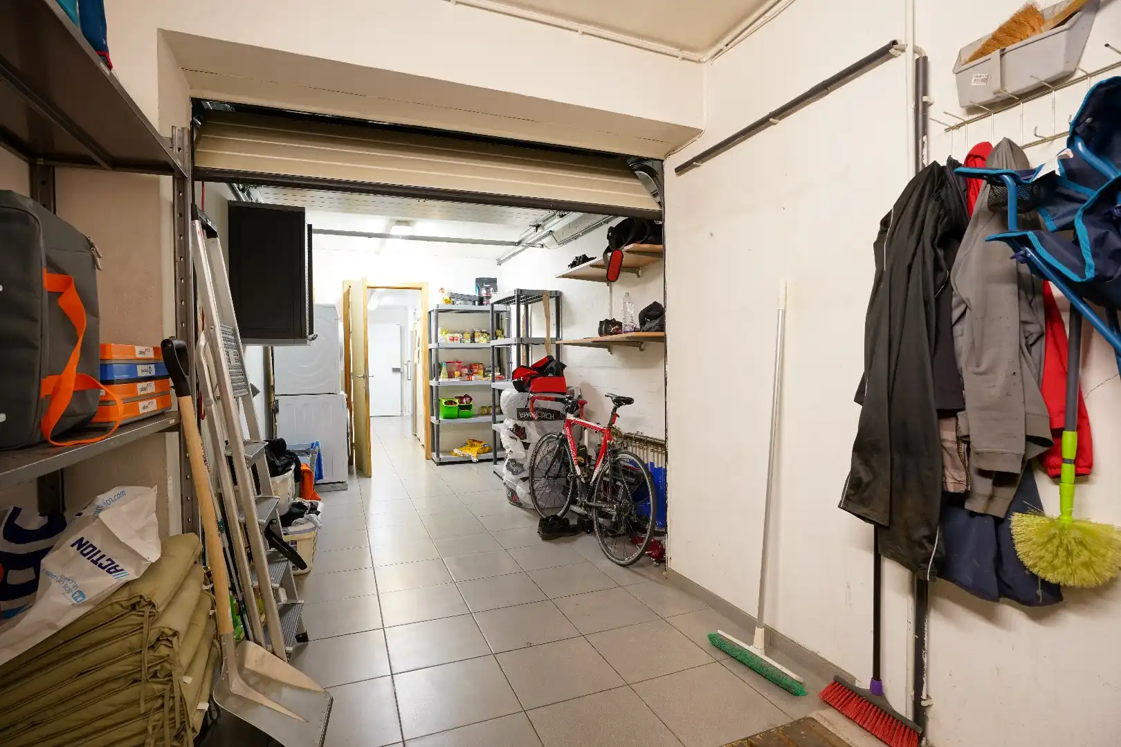 Handelswoning op topligging te Aartrijke foto 8