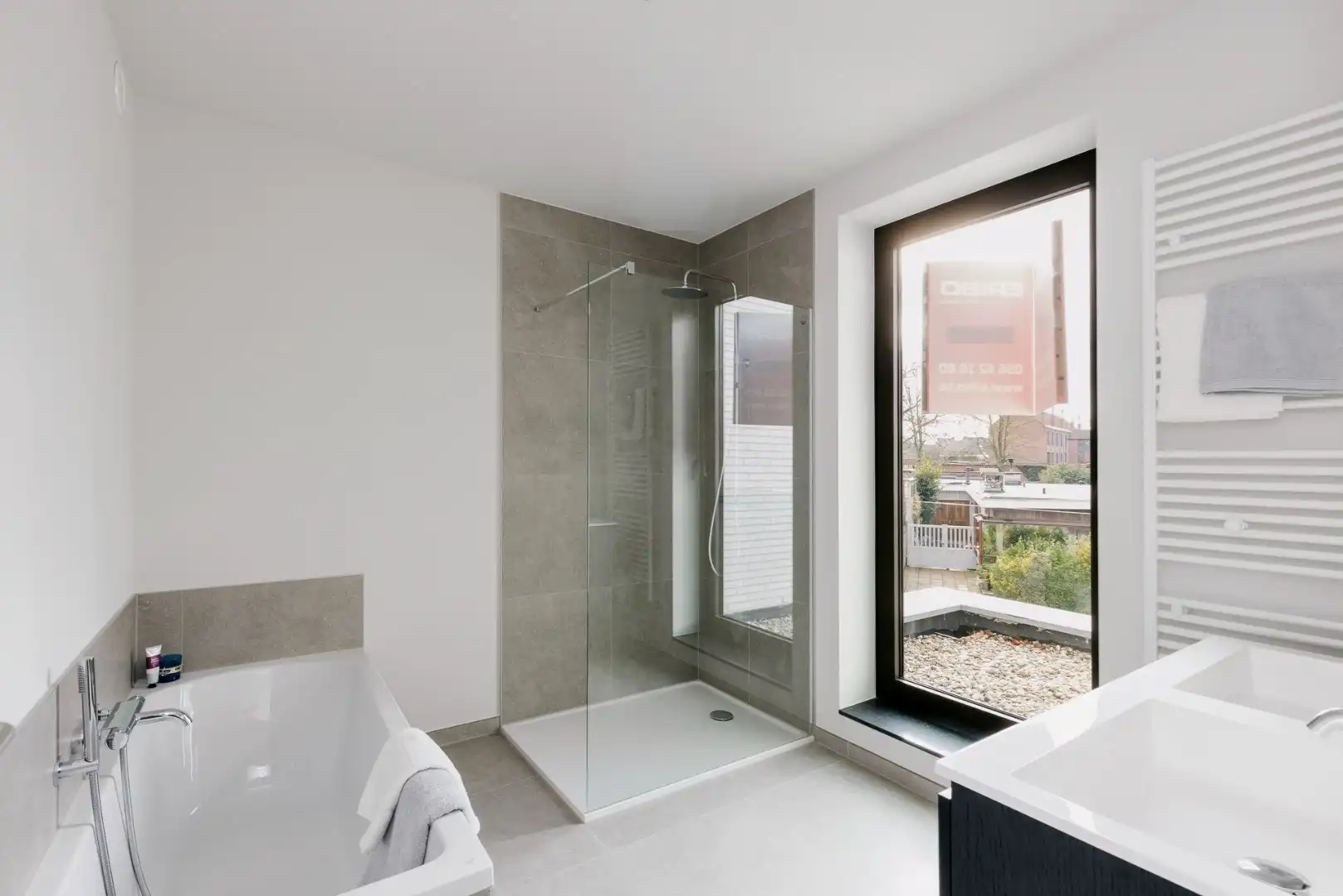 Instapklare woning in hartje Harelbeke, overal dichtbij  foto 8
