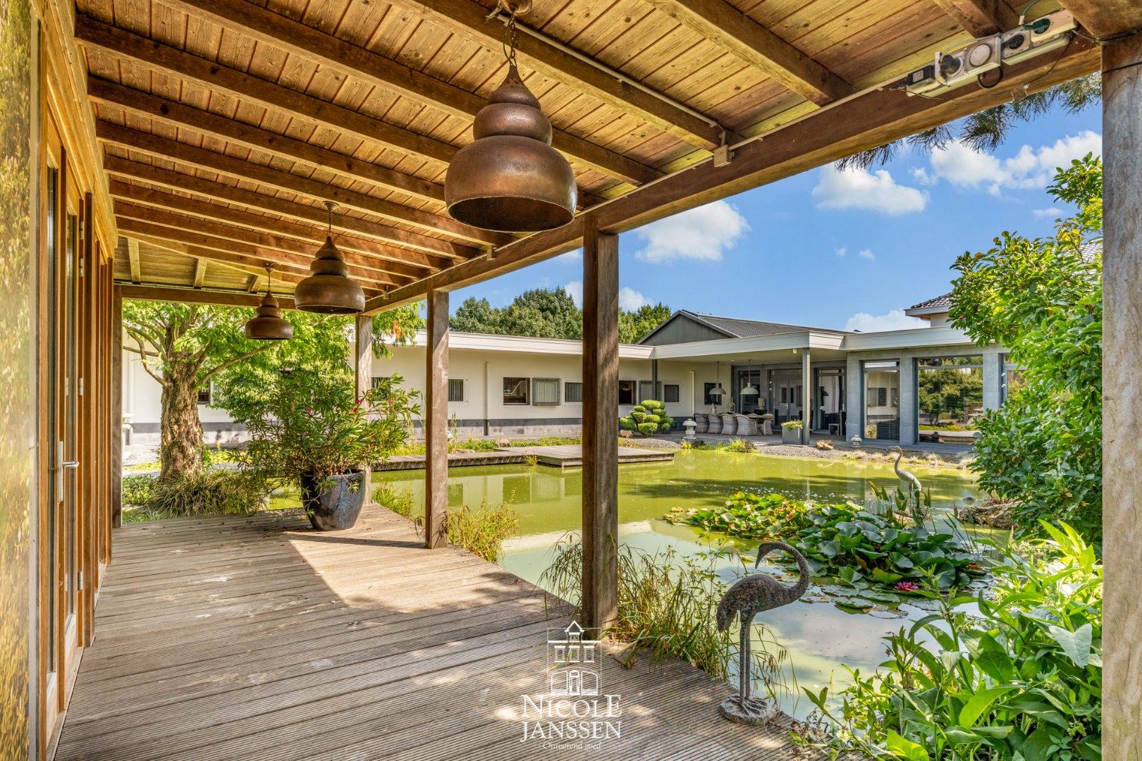 Moderne riante woning met paardenstallen en uitgestrekte weiden foto 38
