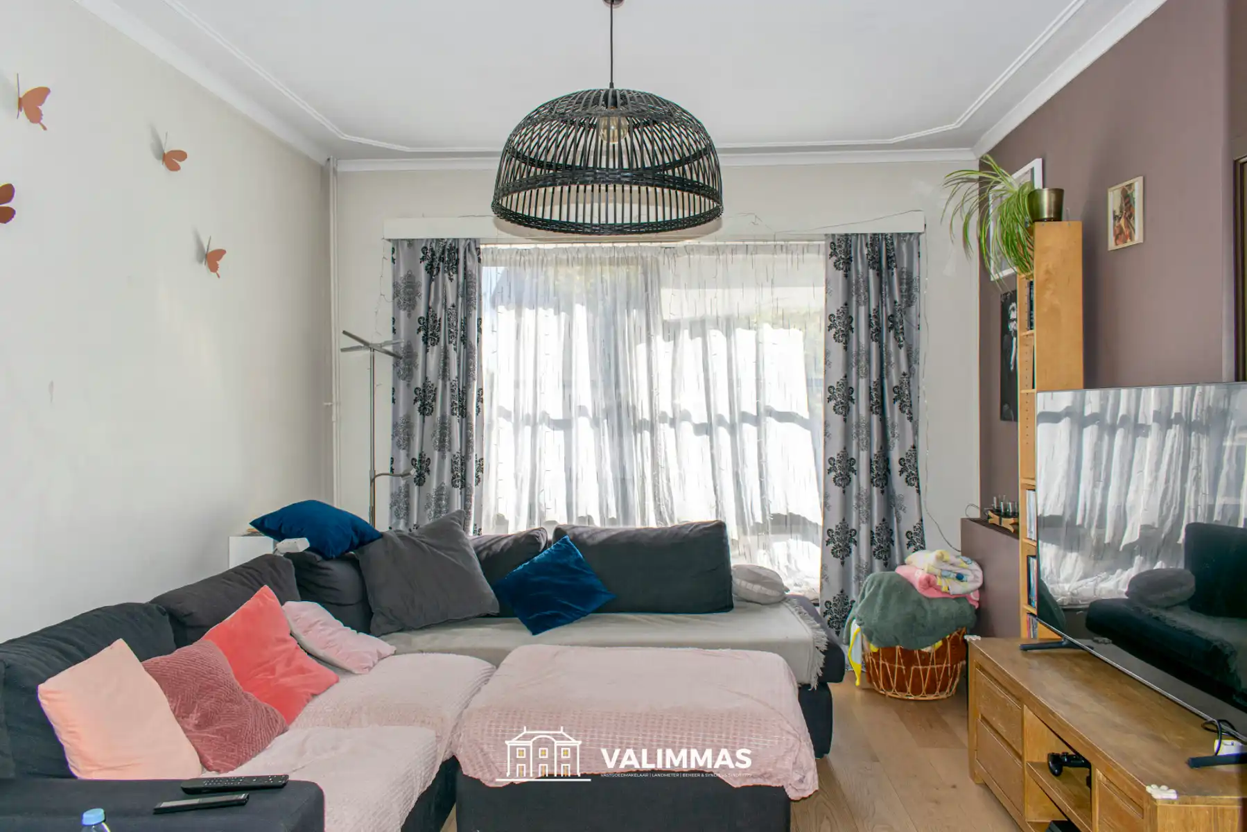 Welgelegen en instapklare woning met gezellige tuin & garage foto 4