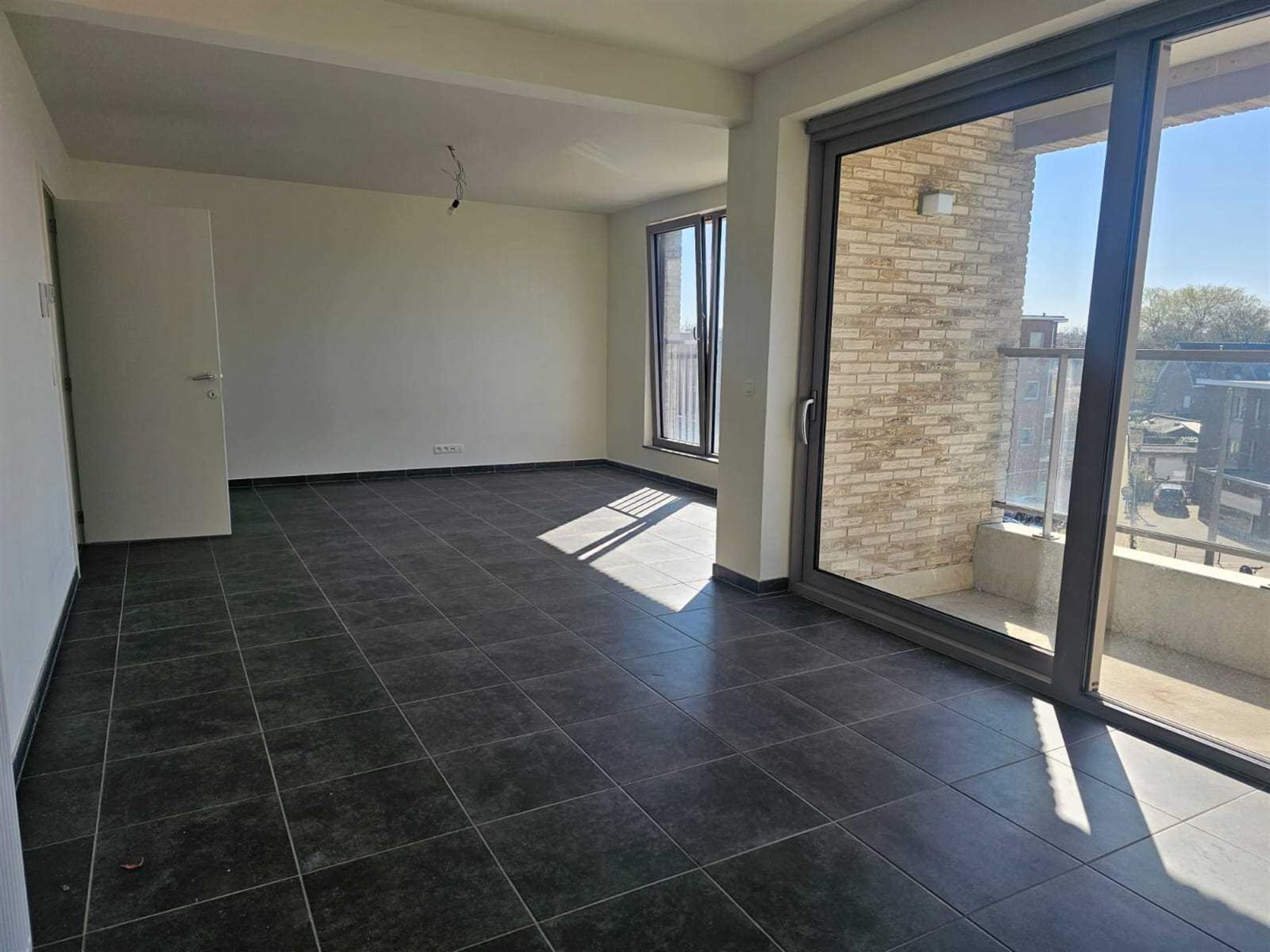 Ruim (104 m² bruto) en licht appartement met 2 slaapkamers! foto 3