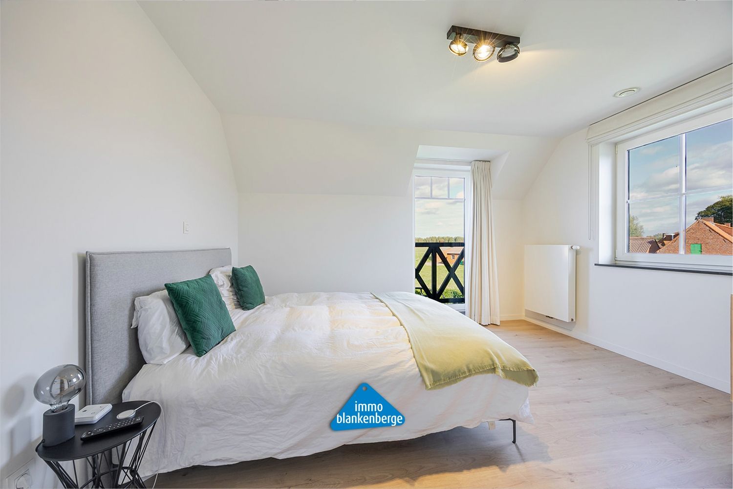 Recente halfopen woning met kwaliteitsafwerking in Oedelem foto 10