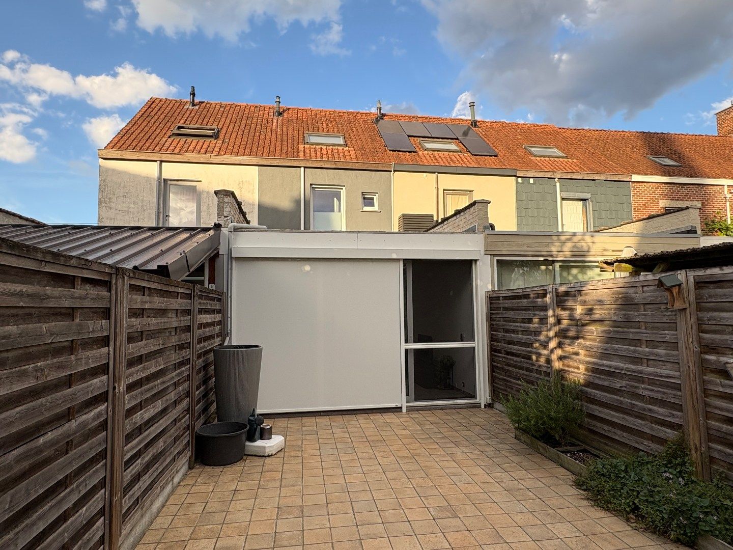 Woning met 2 slaapkamers, vernieuwde badkamer en inpandige garage te huur in Harelbeke  foto 12