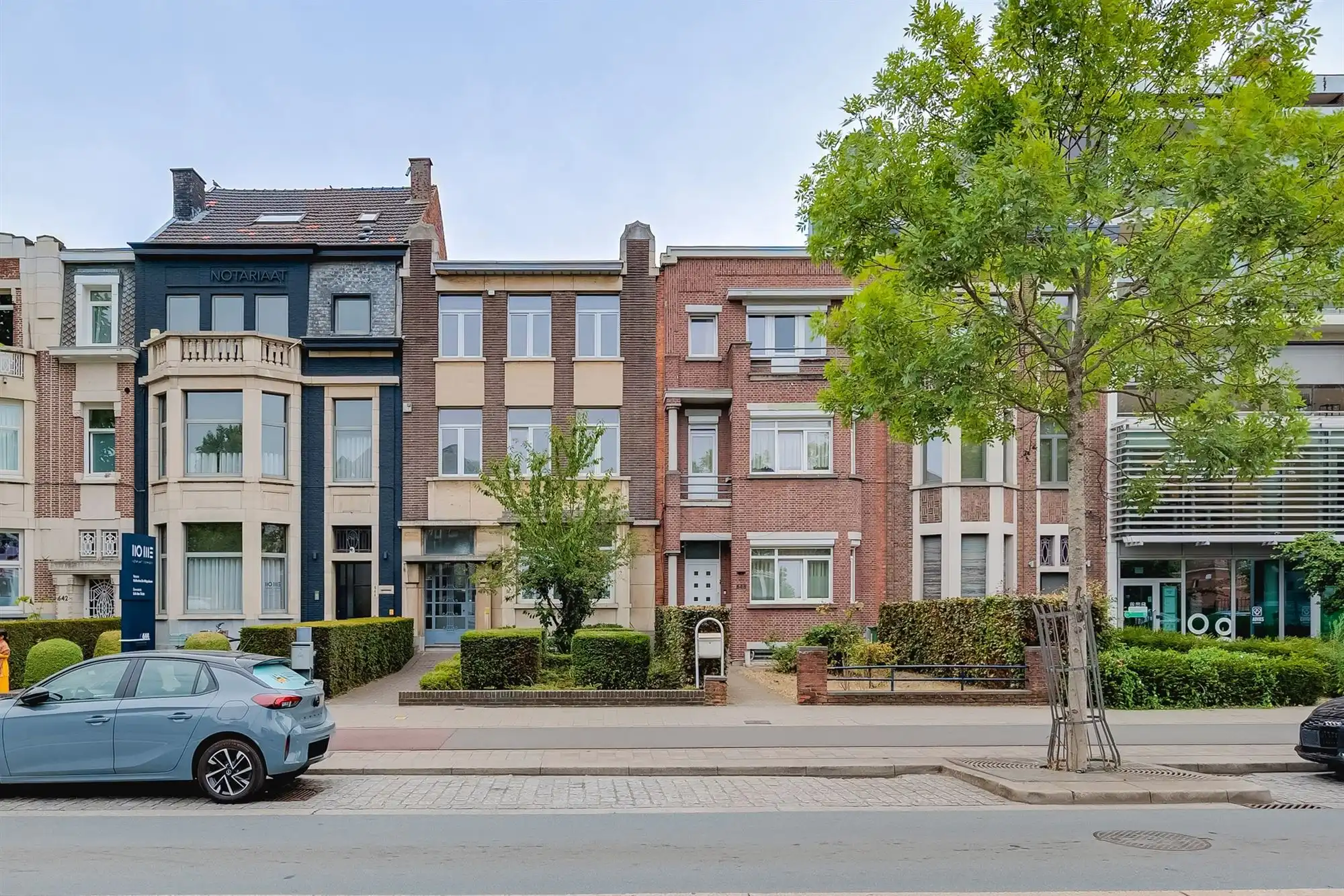 Ruime woning met veelzijdige praktijkruimtes foto 2