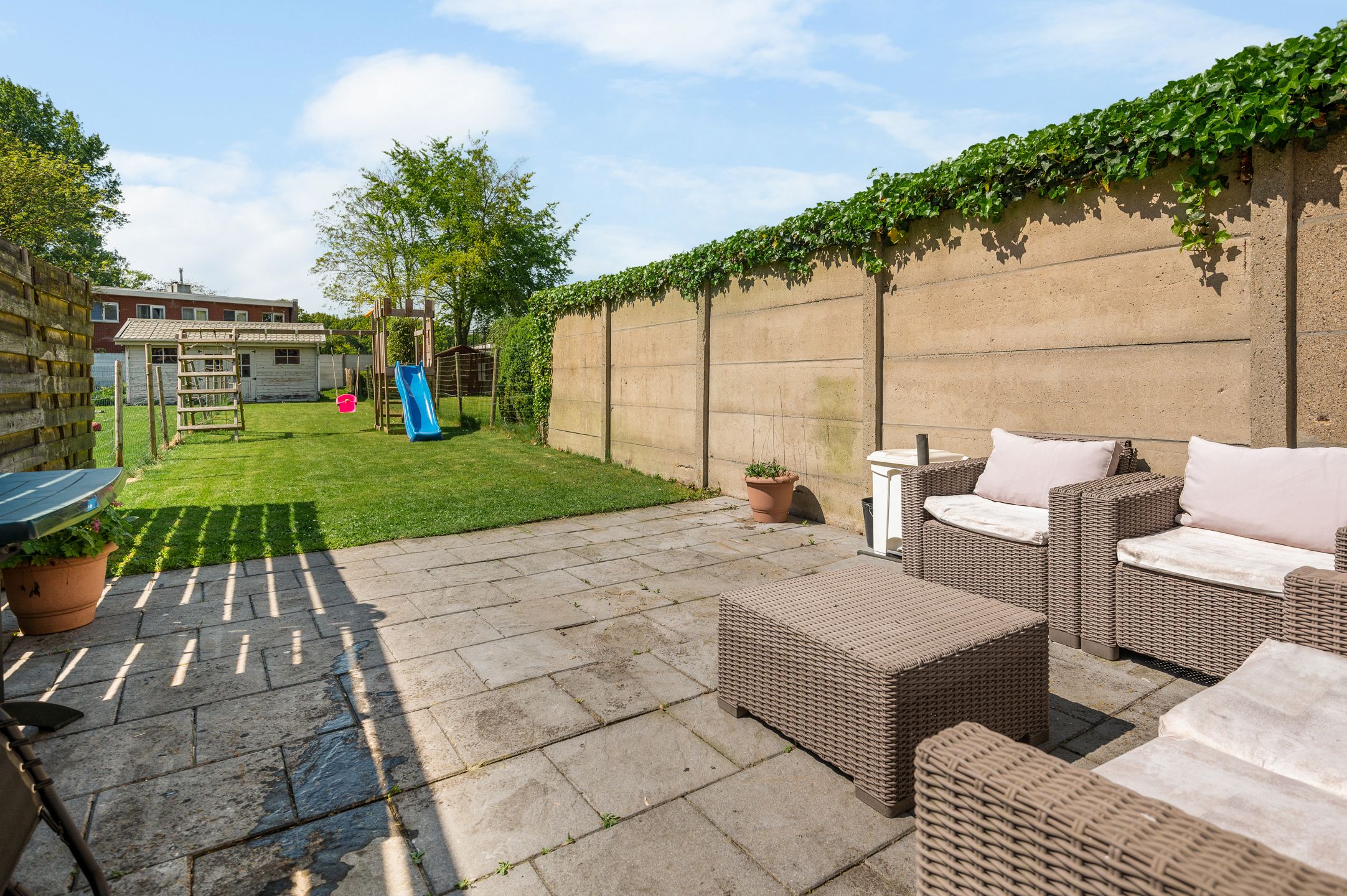 Instapklare rijwoning in het centrum van 's Gravenwezel. foto 2