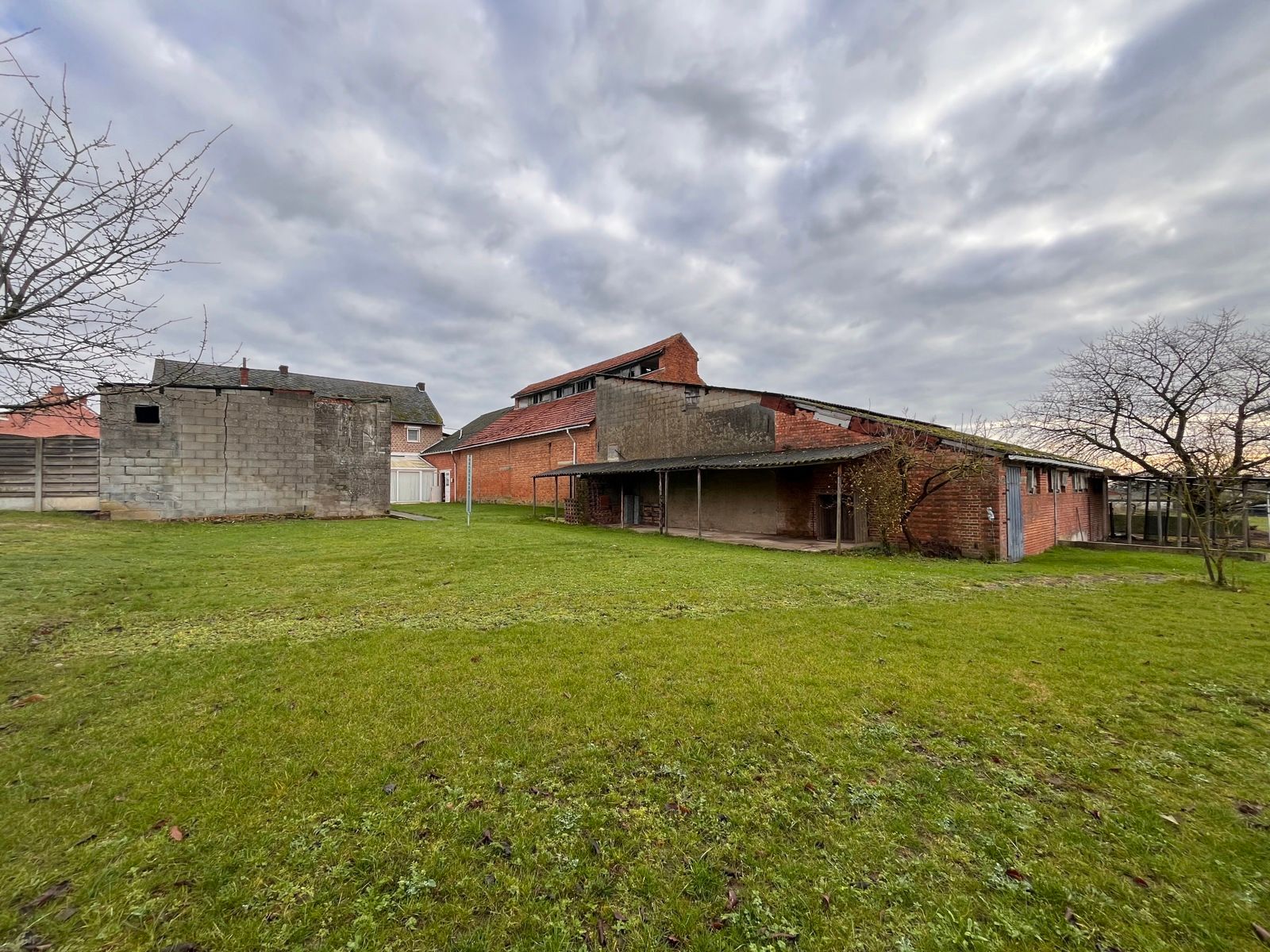 Halfopen bebouwing met 4 slaapkamers en hangaar te Zoutleeuw foto 38