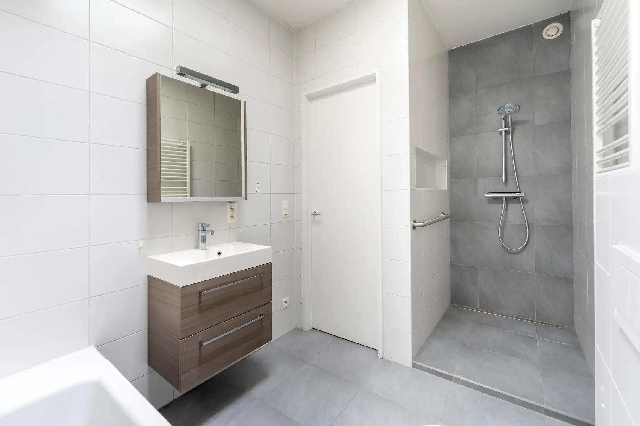 Charmante halfopen bebouwing met 3 slaapkamers en grote zonnige tuin in Antwerpen centrum foto 15