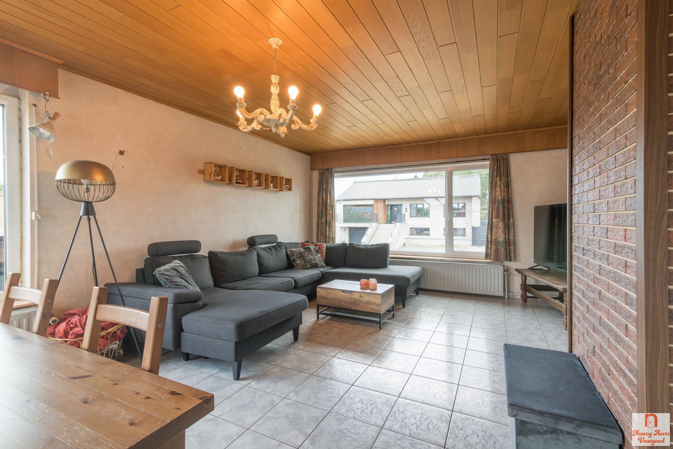 Split-level woning met veel ruimte en potentieel foto 11