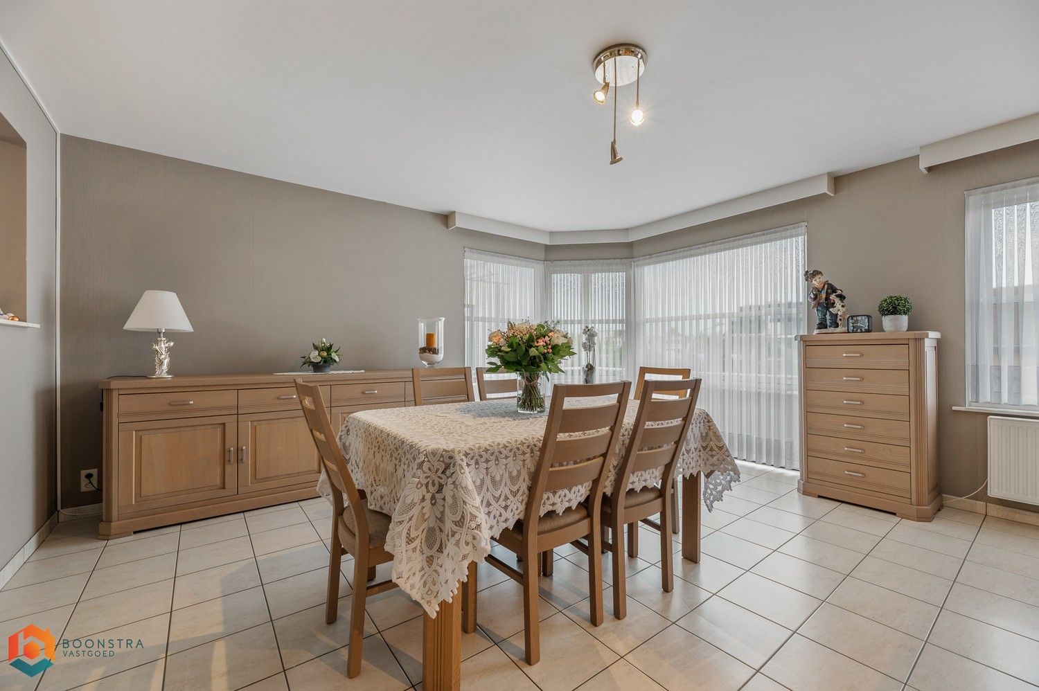 Ruim appartement (124m2) met 2 slpkrs, garage en terras foto 7