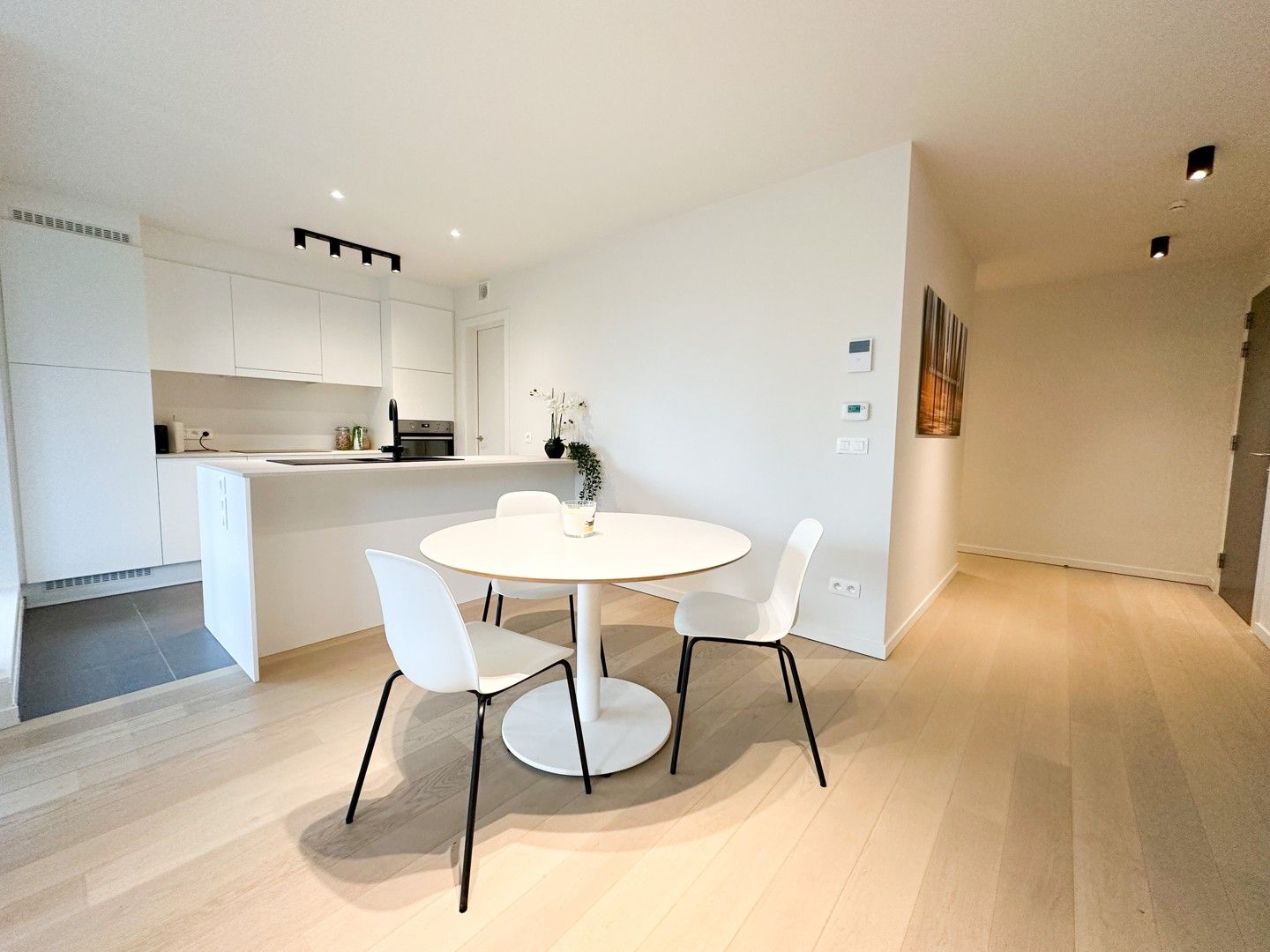 Stijlvol en lichtrijk hoekappartement in een prachtige parkomgeving foto 4