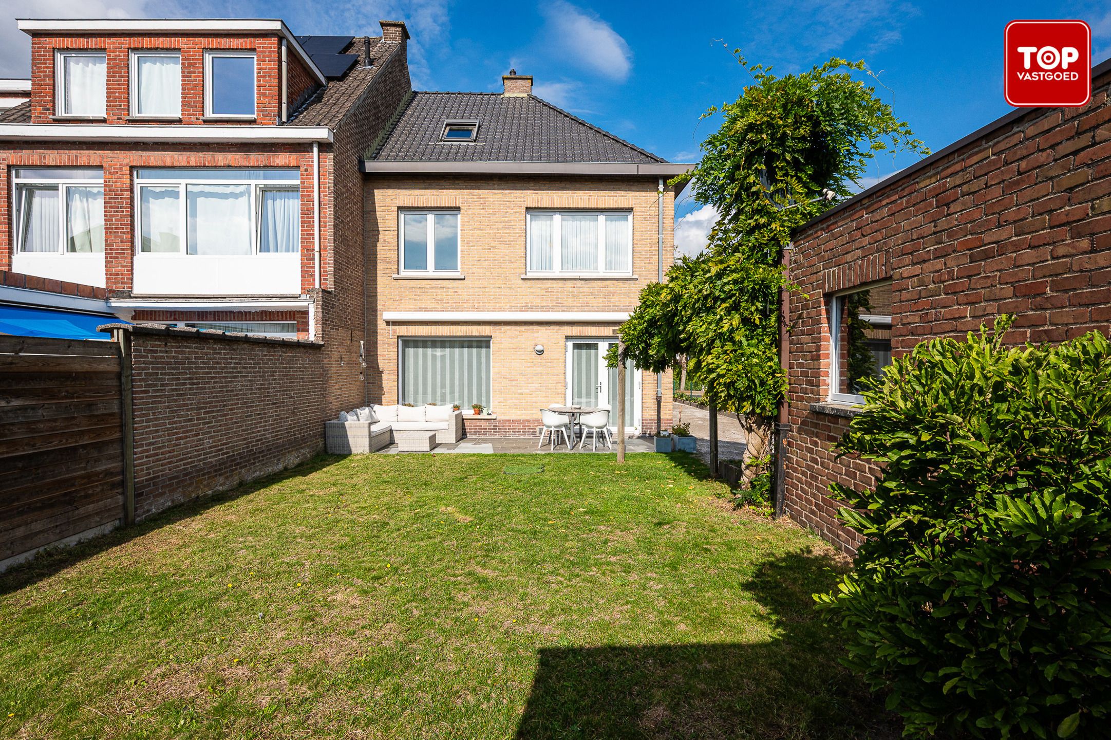Instapklare halfopen bebouwing met drie slaapkamers foto 23