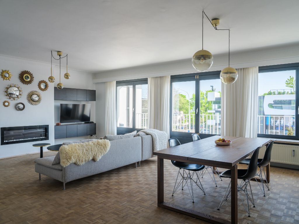 Sint-Denijs-Westrem – Ruim 3 slaapkamer appartement met zonnig terras, op de 2de verdieping van een verzorgde residentie. foto {{pictureIndex}}