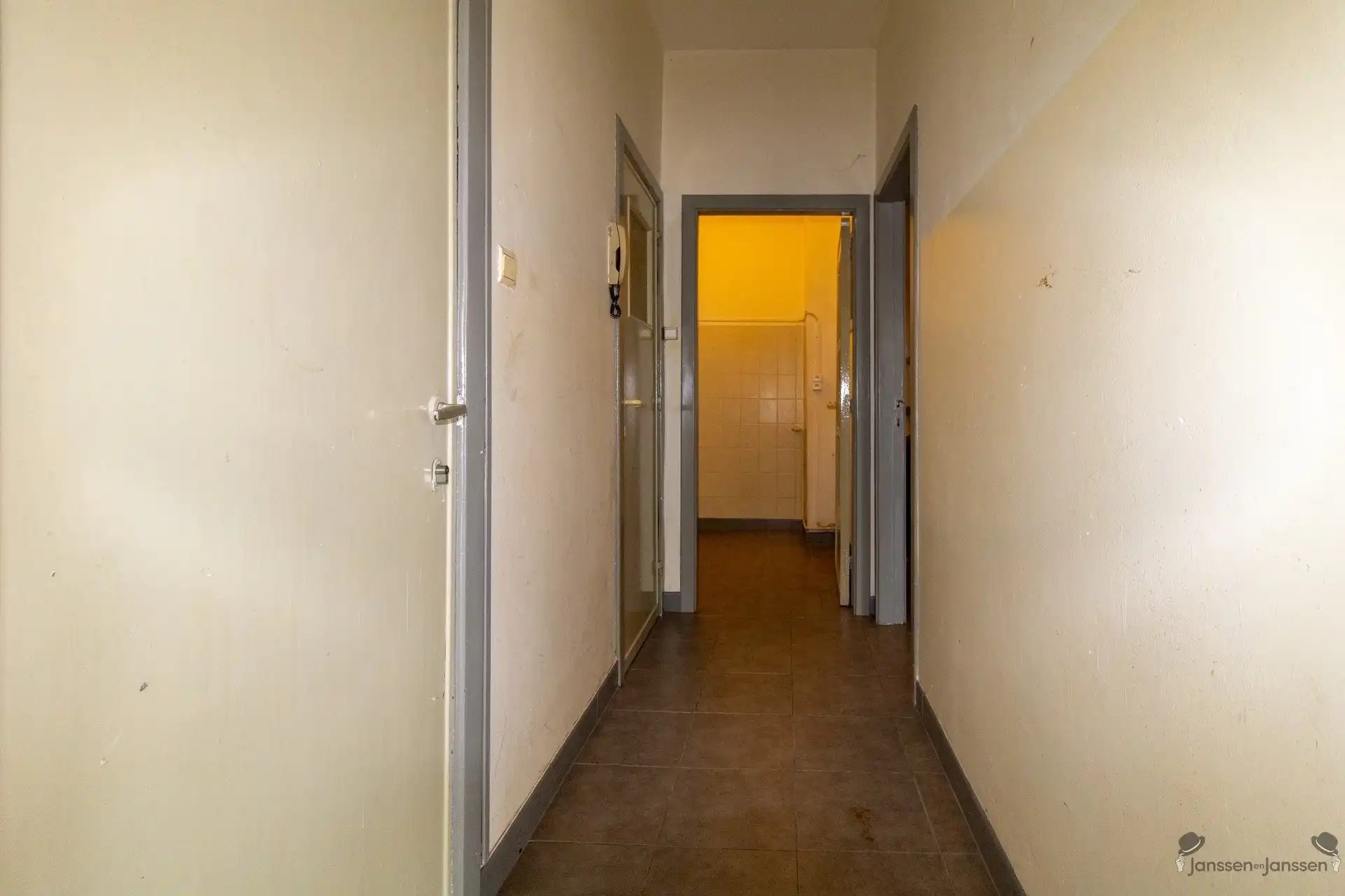 Winkelappartement vlakbij station foto 5